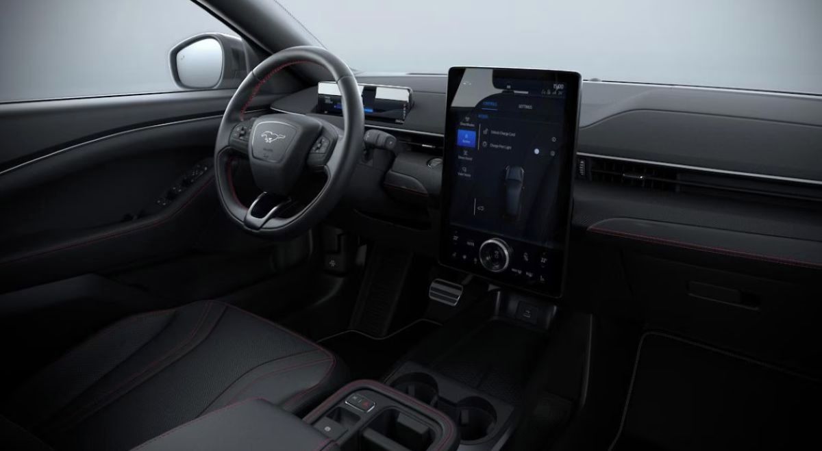 Ford Mustang Mach-E, 88kWh, Premium, PRODL. DOJEZD - fotka 4