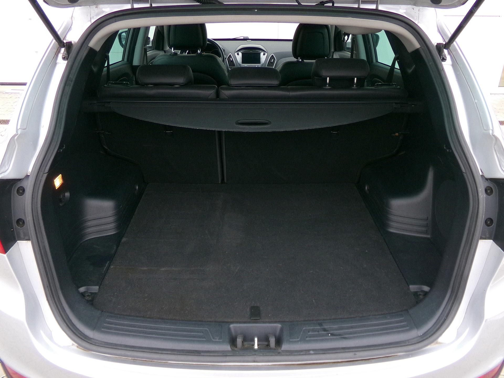 Hyundai ix35, STYLE 2.0 CRDi 100kW 4x4 DPH - fotka 5