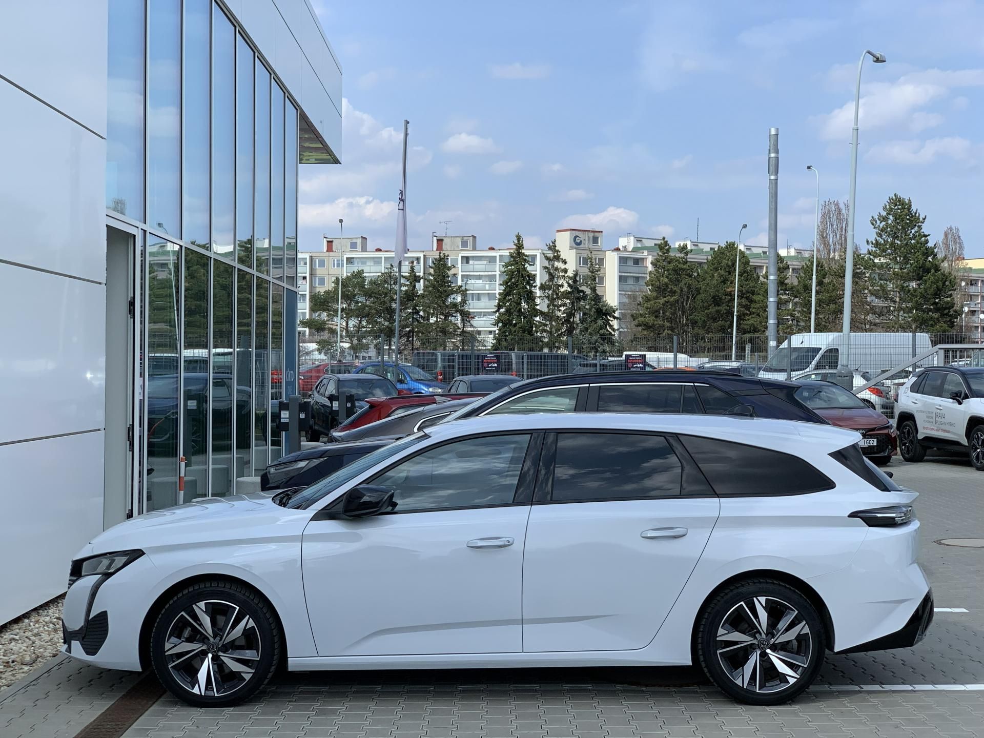 Peugeot 308, SW ALLURE+ 1.5 BHDi 96kW AT8 - fotka 4