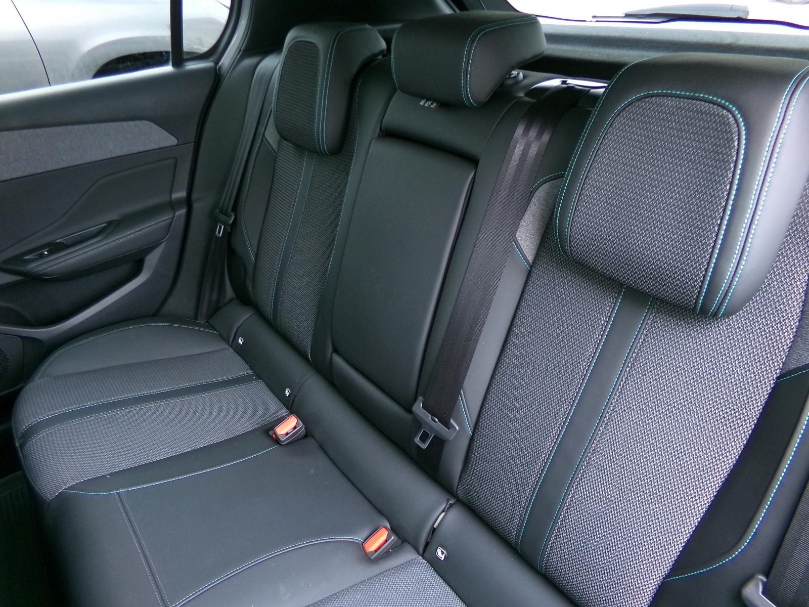 Peugeot 308, ALLURE PACK 1,5 BlueHDi 96kW - fotka 6