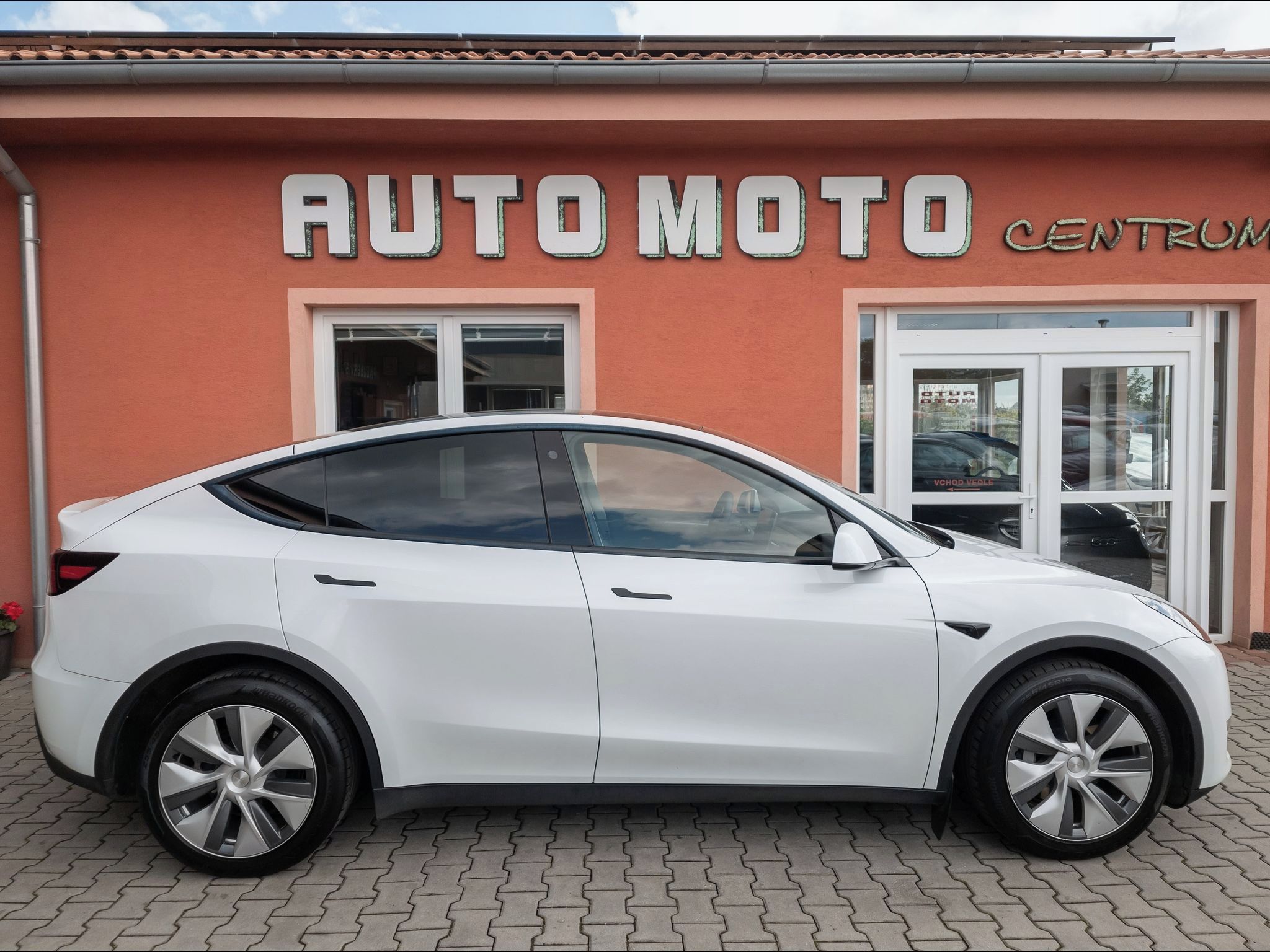 Tesla Model Y, Long Range Dual Motor, SOH 88, - fotka 4