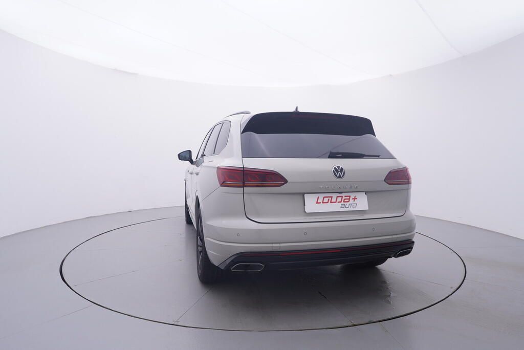 Volkswagen Touareg, R Line 3.0 TDI 210 kW - fotka 4