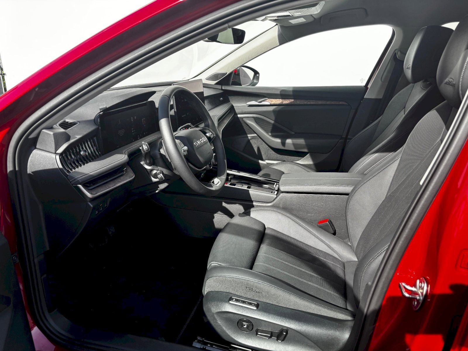 Škoda Superb, Laurin & Klement 1.5 TSI iV / - fotka 6