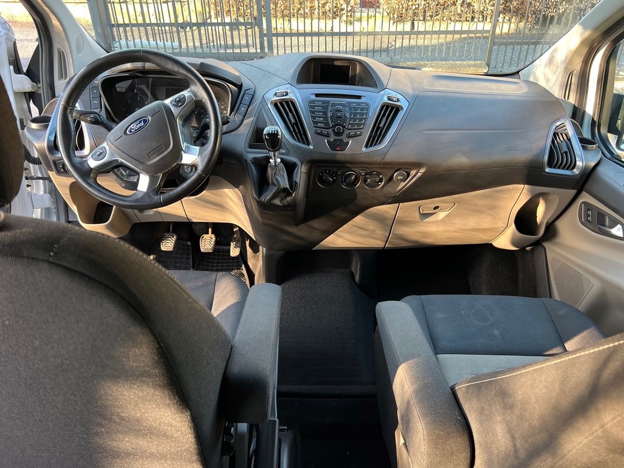 Ford Tourneo Custom - fotka 6