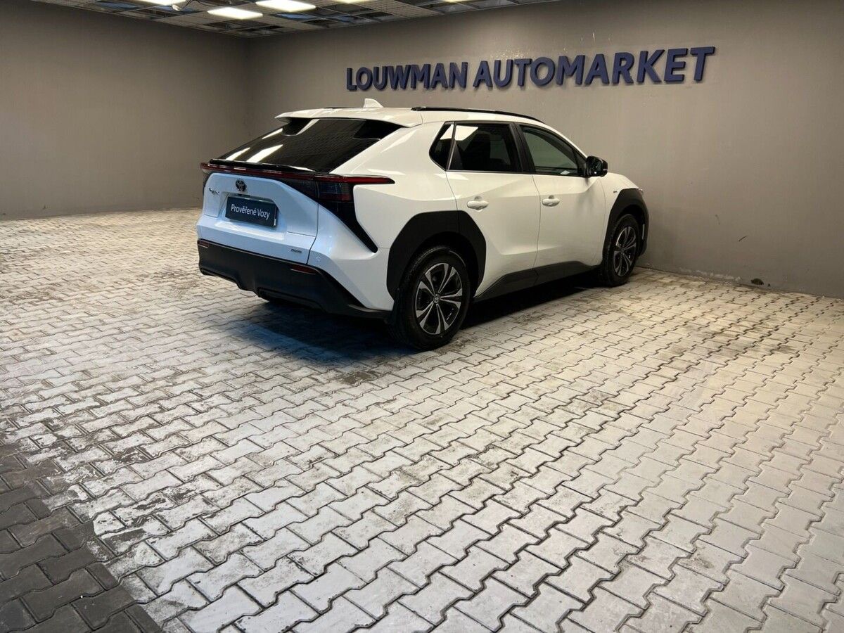 Toyota bZ4X, PRESTIGE AWD - fotka 3
