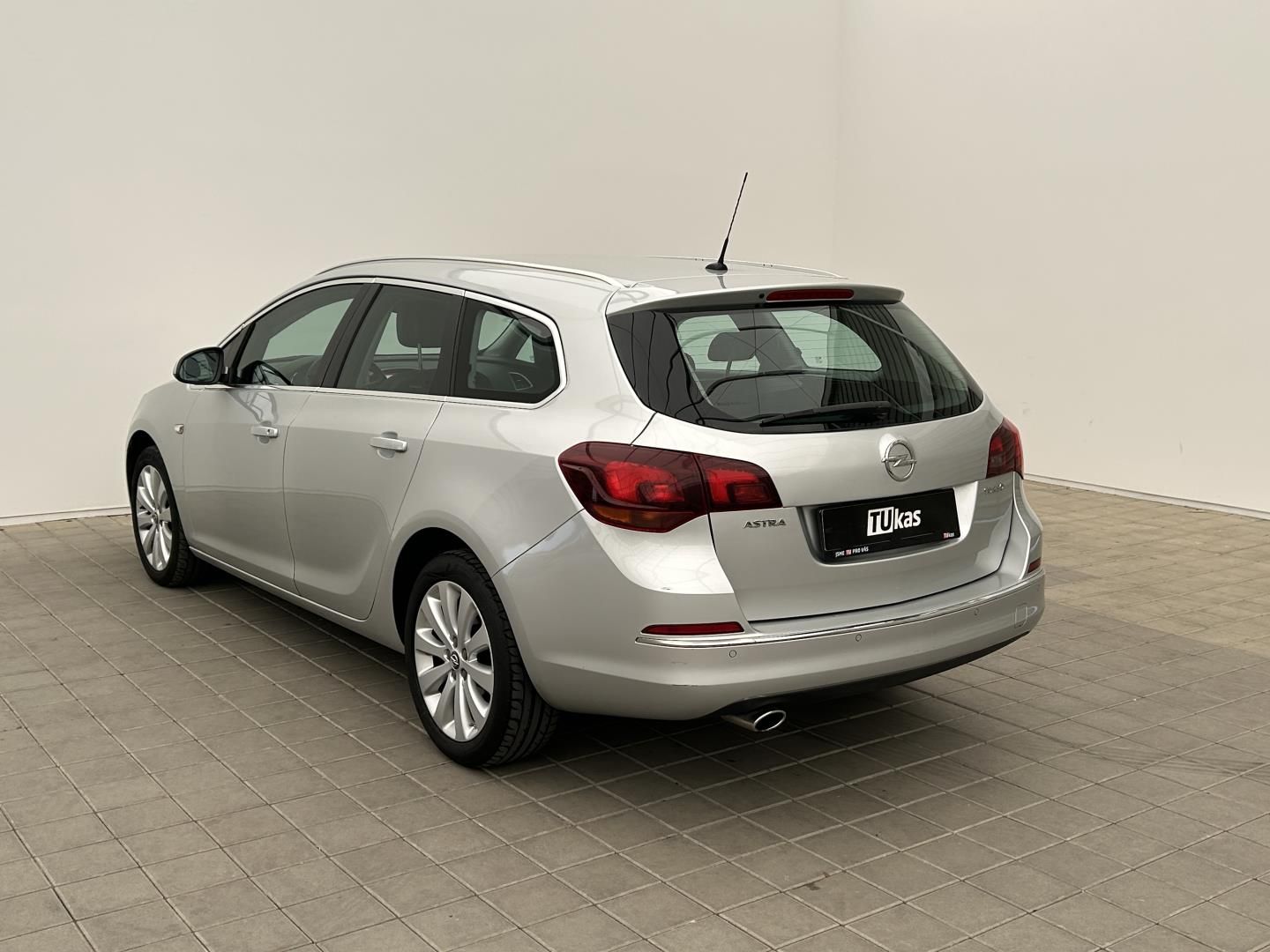 Opel Astra, 1.4 103kW . - fotka 3