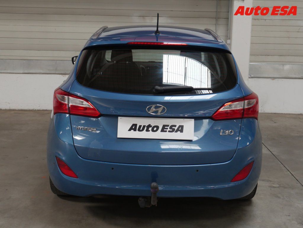 Hyundai i30, 1.6i,ČR - fotka 5