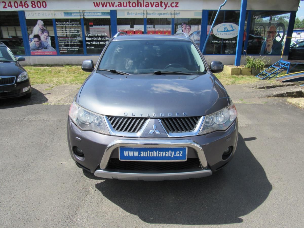 Mitsubishi Outlander, 2,4 MIVEC 125kW 4x4 Automat - fotka 2