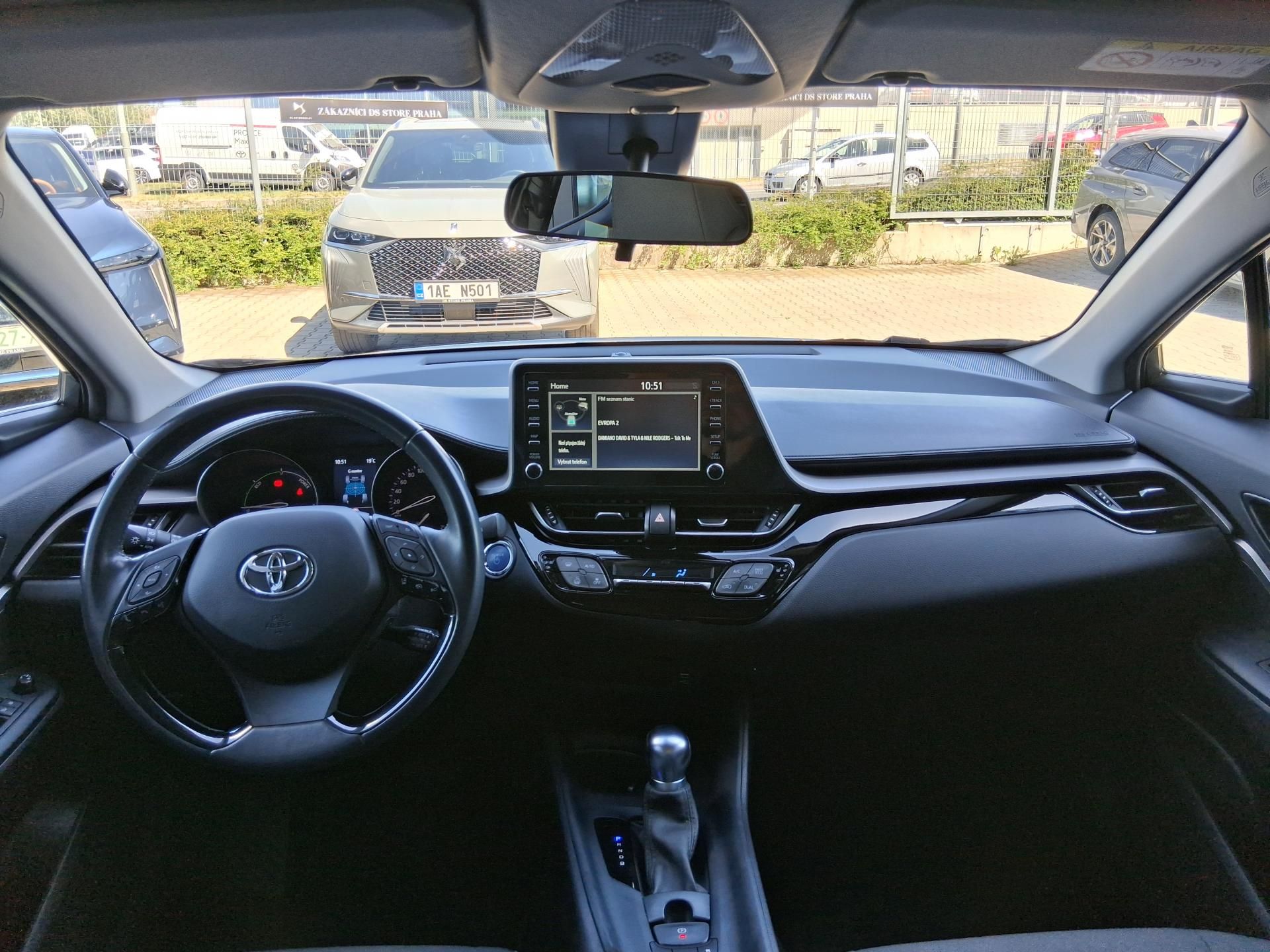 Toyota C-HR, COMFORT BUSINESS 1.8 Hyb. 90kW - fotka 2