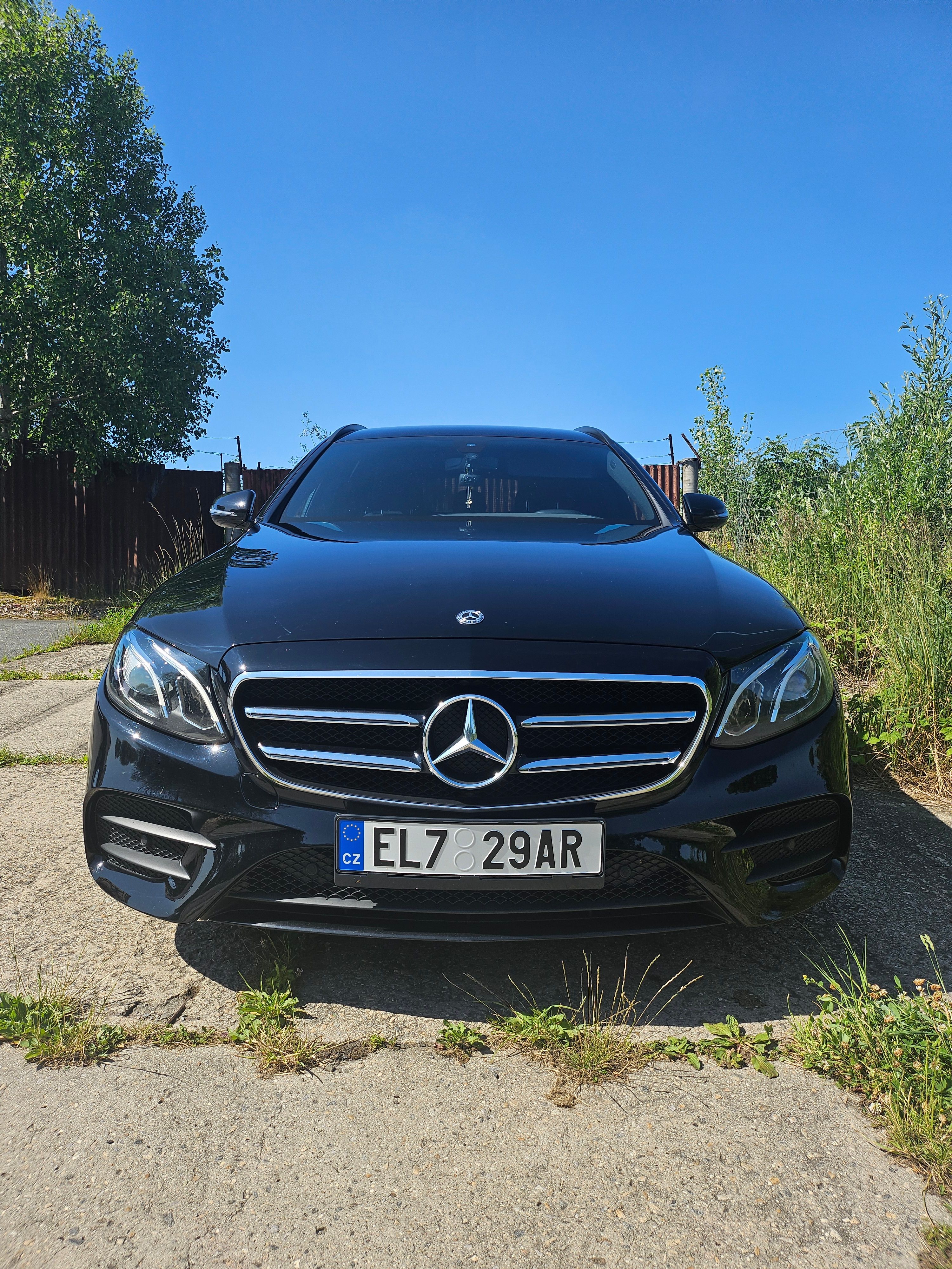 Mercedes-Benz Třídy E, Mercedes E300de,garážováno,TOP - fotka 4