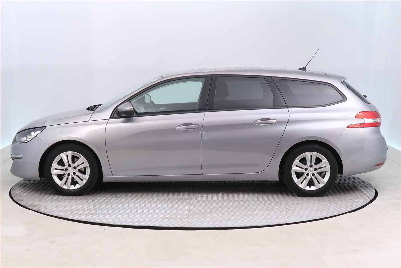 Peugeot 308, 1.6 BlueHDi, Serv.kniha, Navi - fotka 3