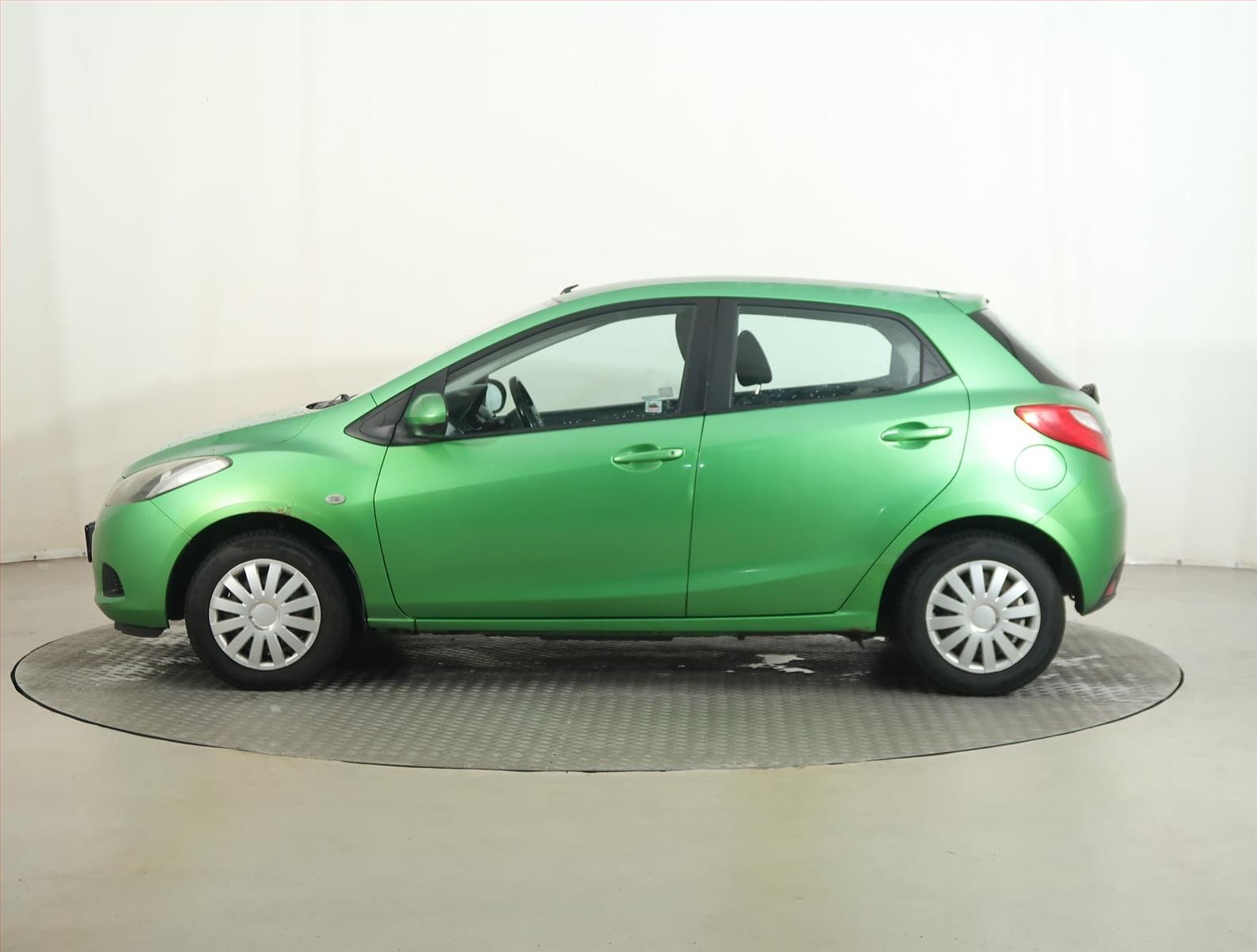 Mazda 2, 1.3 i, Klima - fotka 3