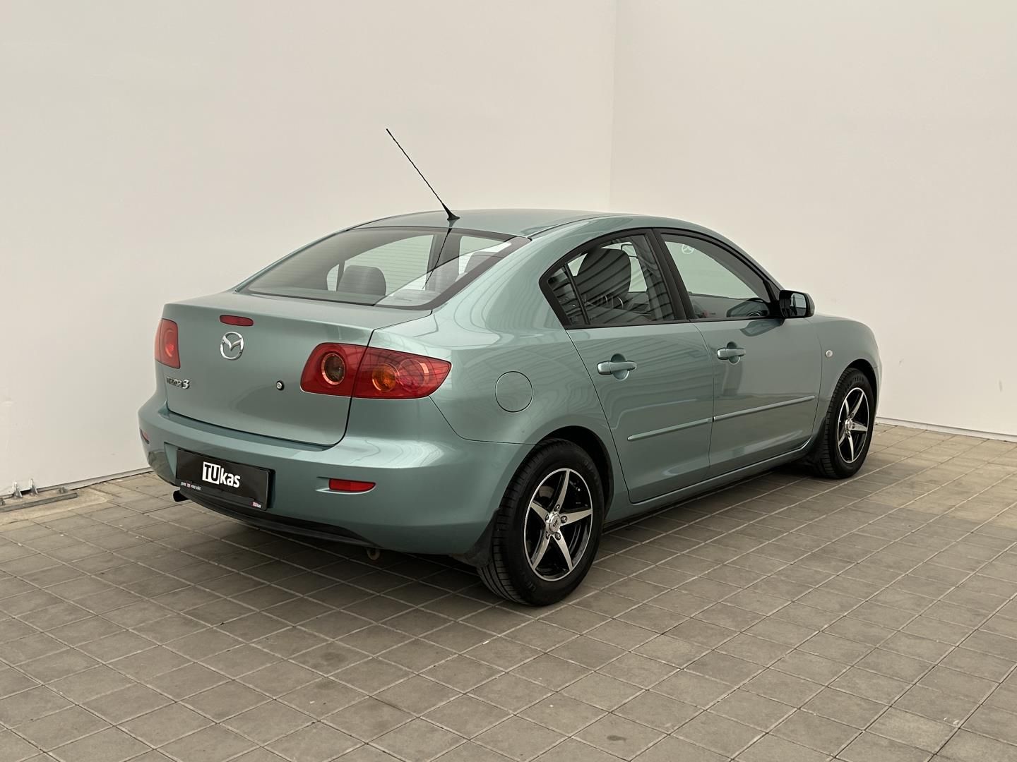 Mazda 3, 1.6i 77kW . - fotka 5