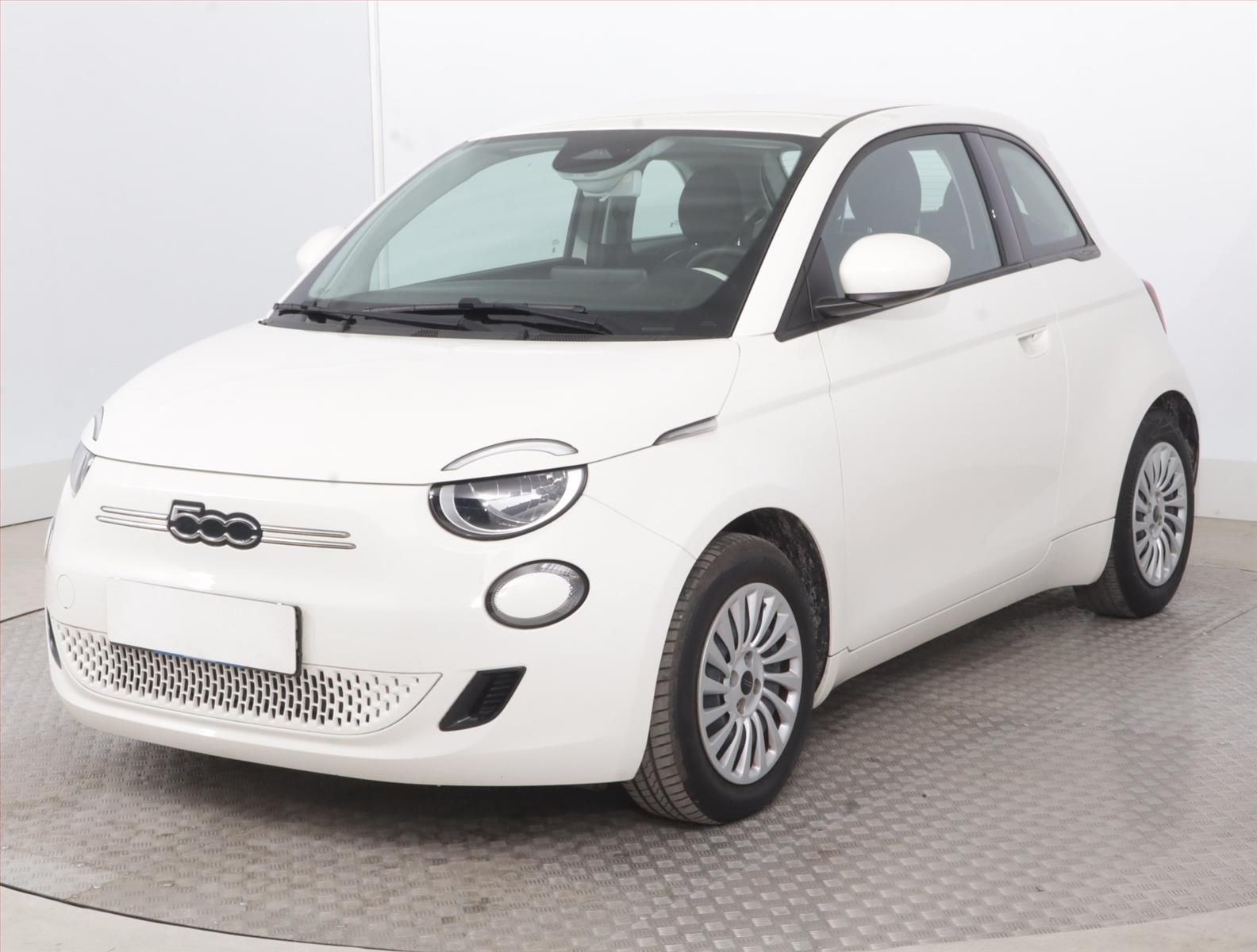 Fiat 500E, 42 kWh, SoH 93%, Automat - fotka 2