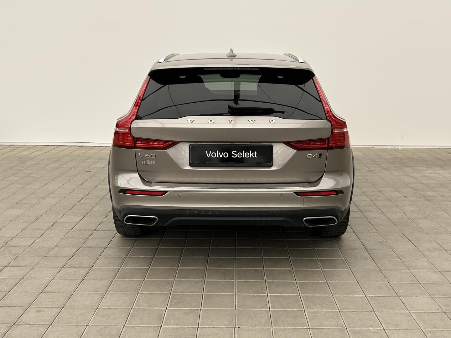 Volvo V60, 2.0B4 145kW 4x4  Cross Country - fotka 5