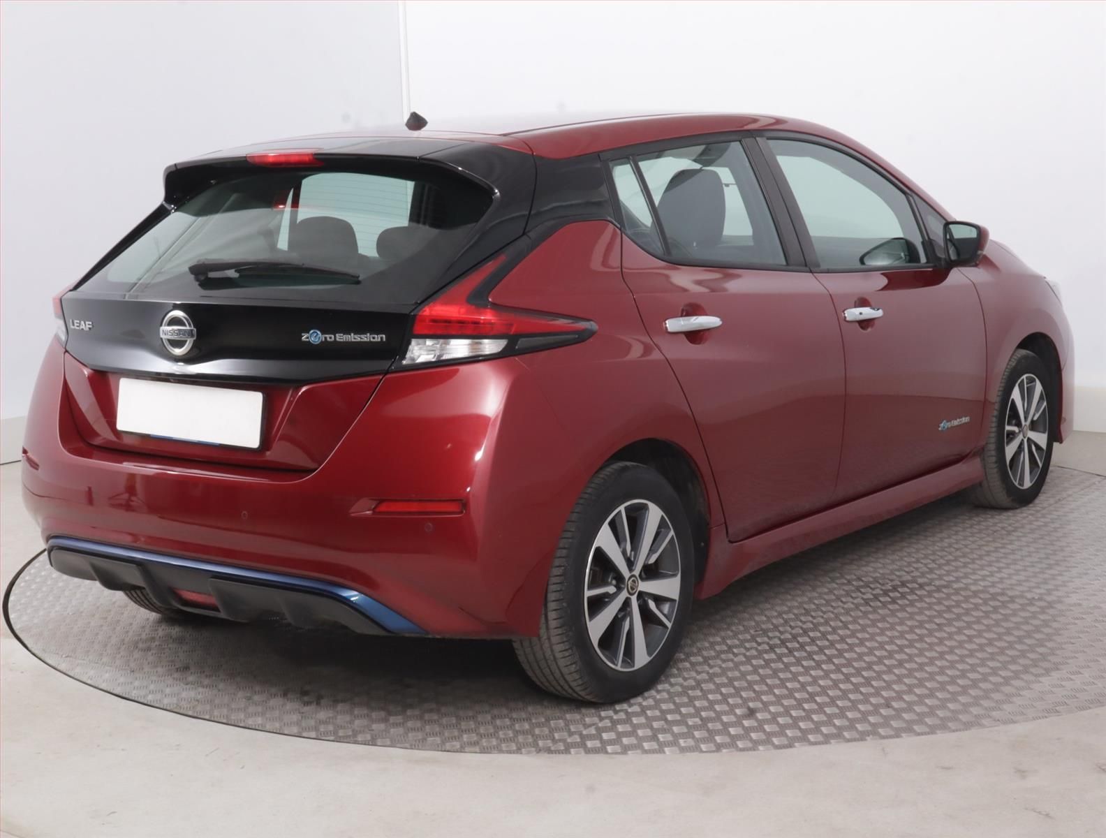 Nissan LEAF, 40 kWh, Automat, Navi - fotka 5