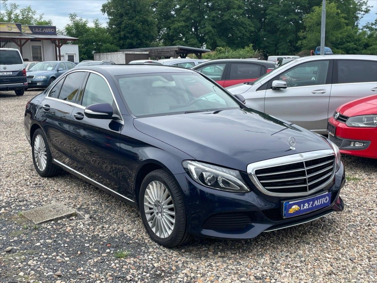Mercedes-Benz Třídy C, 2,2 220 CDi - fotka 3