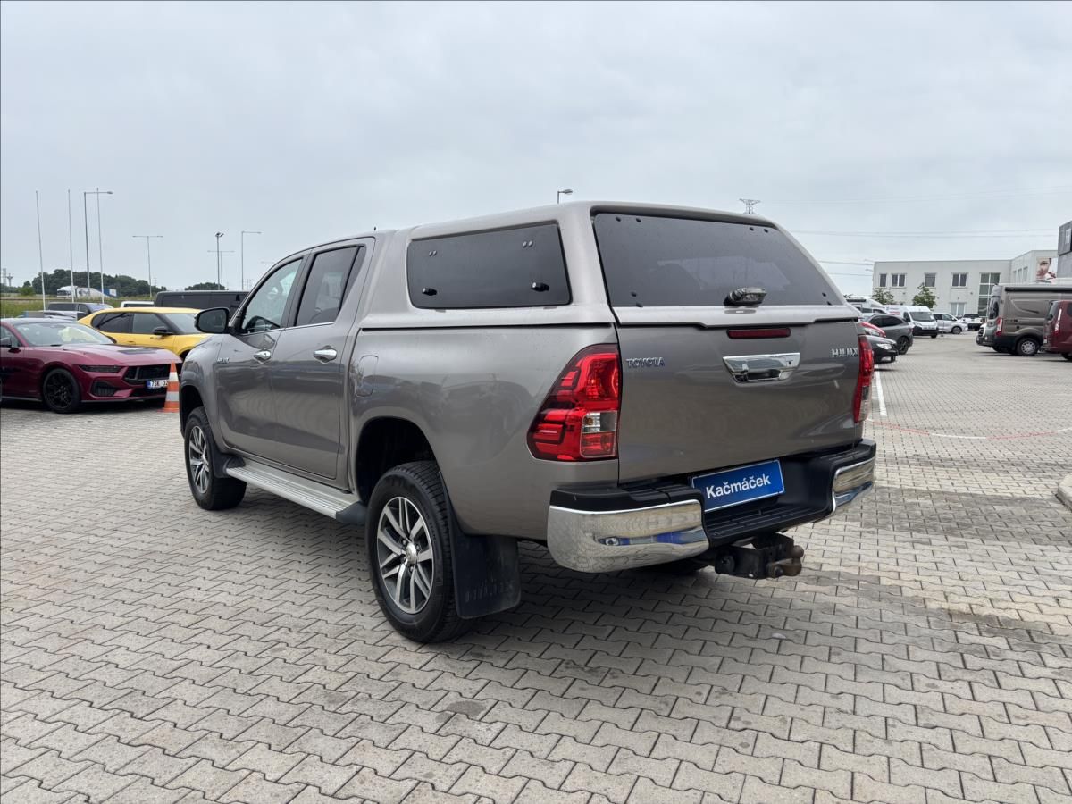 Toyota Hilux, 2,4 D-4D 4x4 Executive Aut - fotka 3