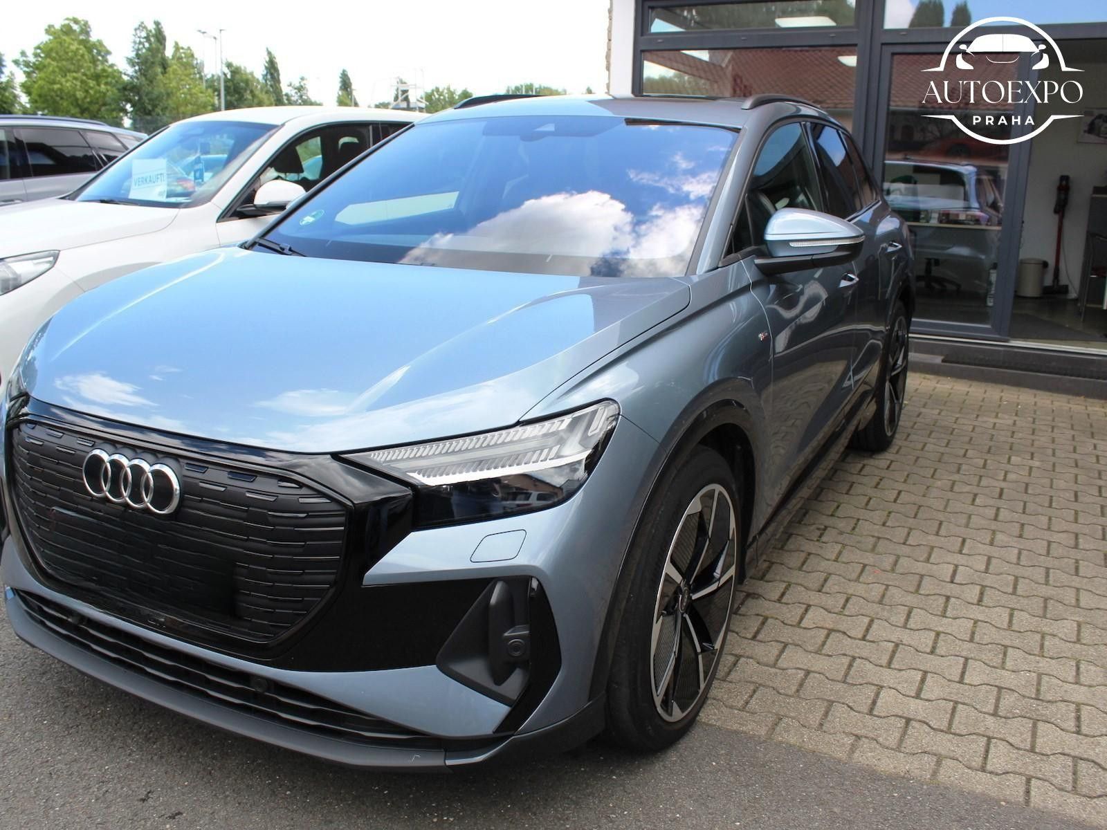 Audi Q4 e-tron, S Line Panorama Black Edition