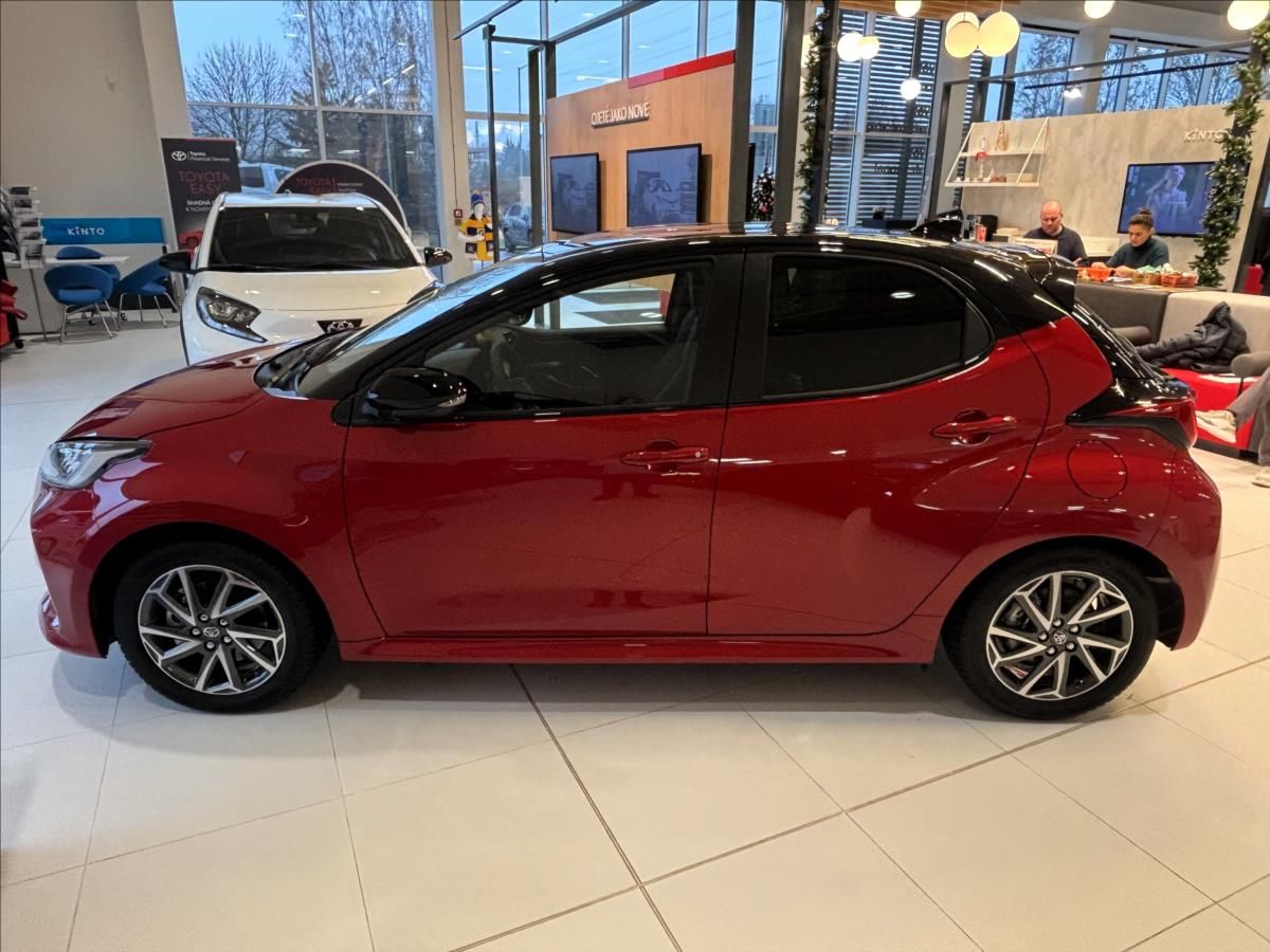Toyota Yaris, 1,5   Executive HEV 130 CVT - fotka 4