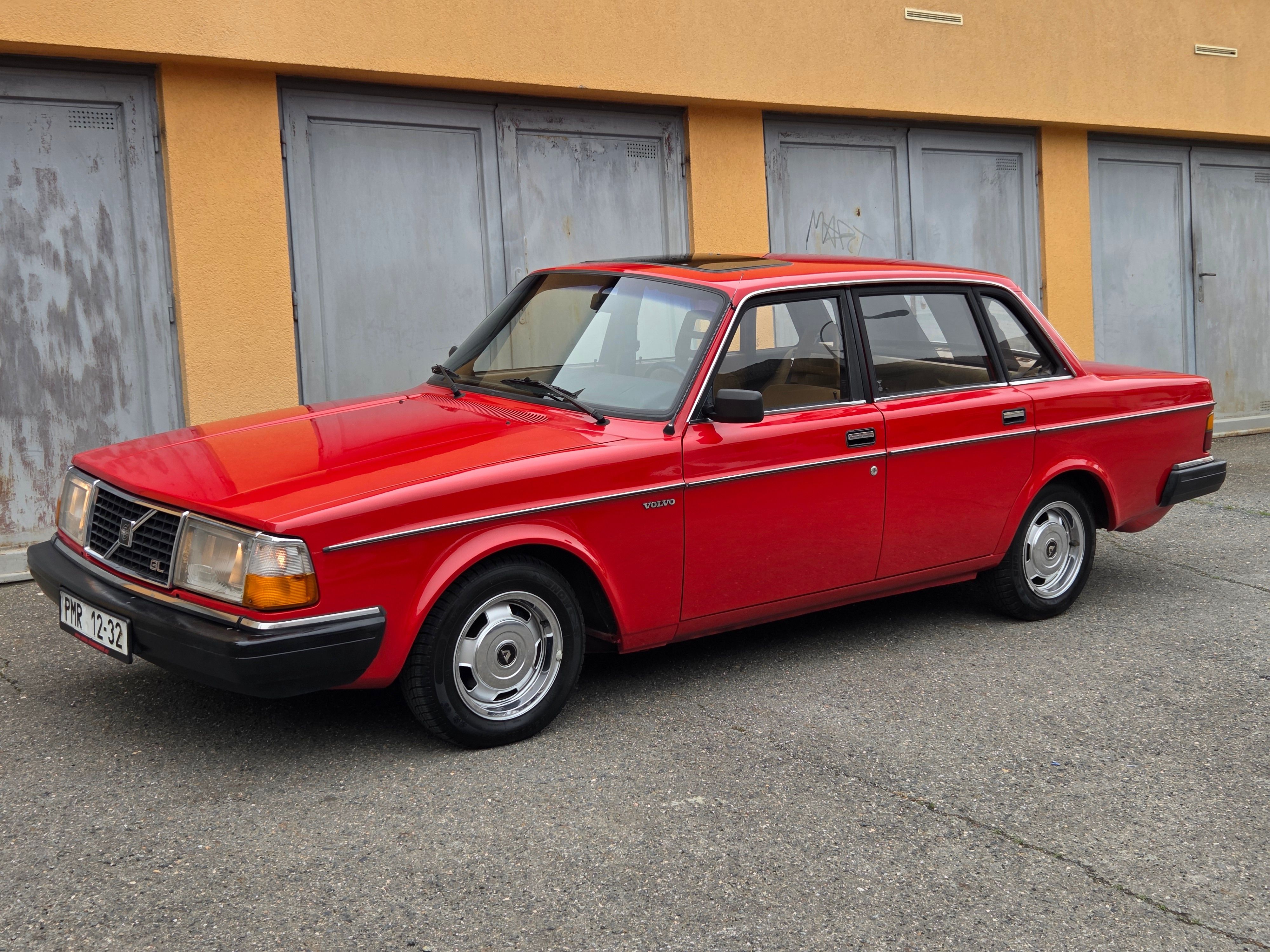 Volvo 240, 2.4 D6 Top Karoserie a lak - fotka 3