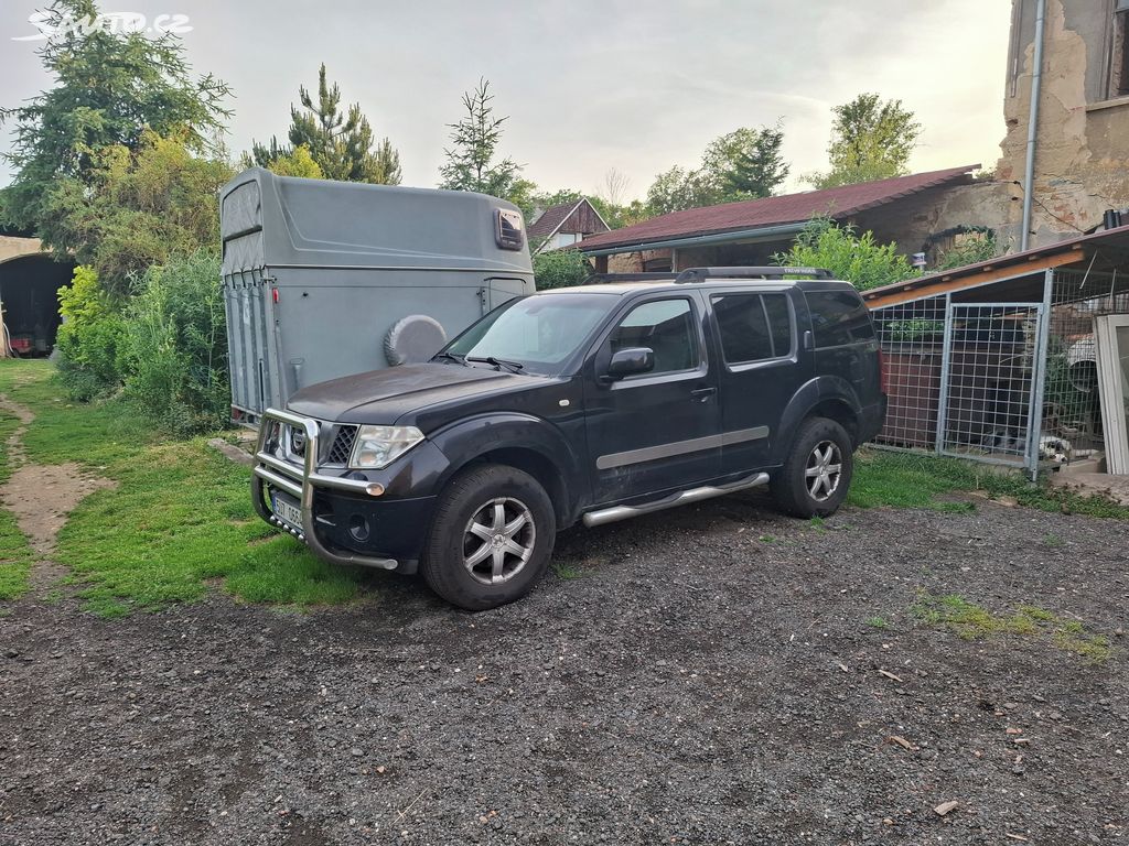 Nissan Pathfinder, 2.5 dCi 128kW 4x4 7 míst TOP