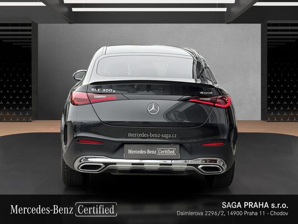 Mercedes-Benz GLC, Coupé GLC 300 e 4MATIC kupé s - fotka 5