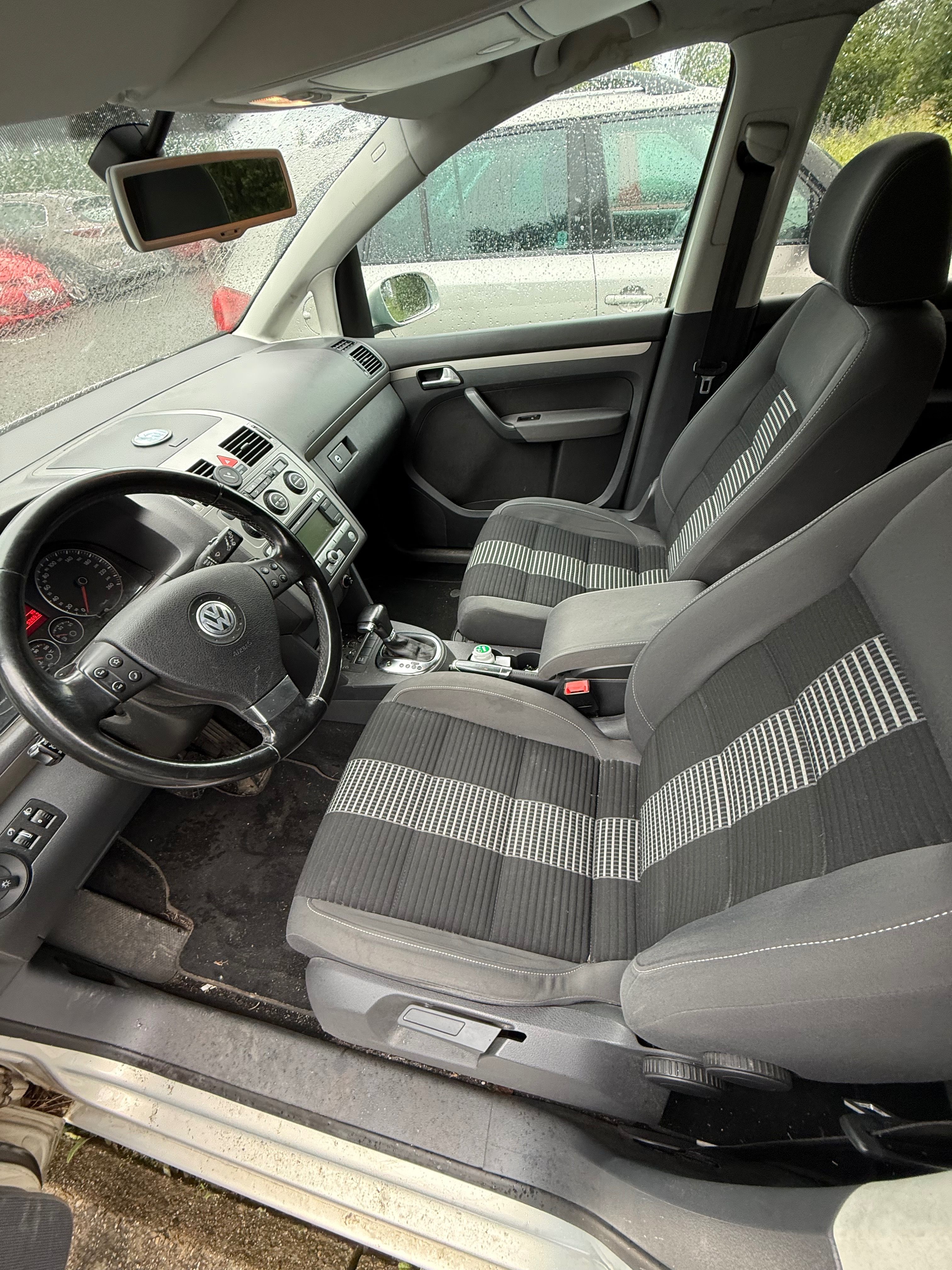 Volkswagen Touran, 1.9 TDI 77KW DSG - fotka 5