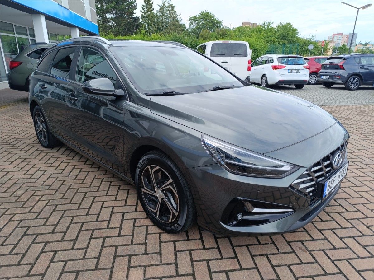 Hyundai i30, 1,0 T-GDi DCT,Automat Smart - fotka 4