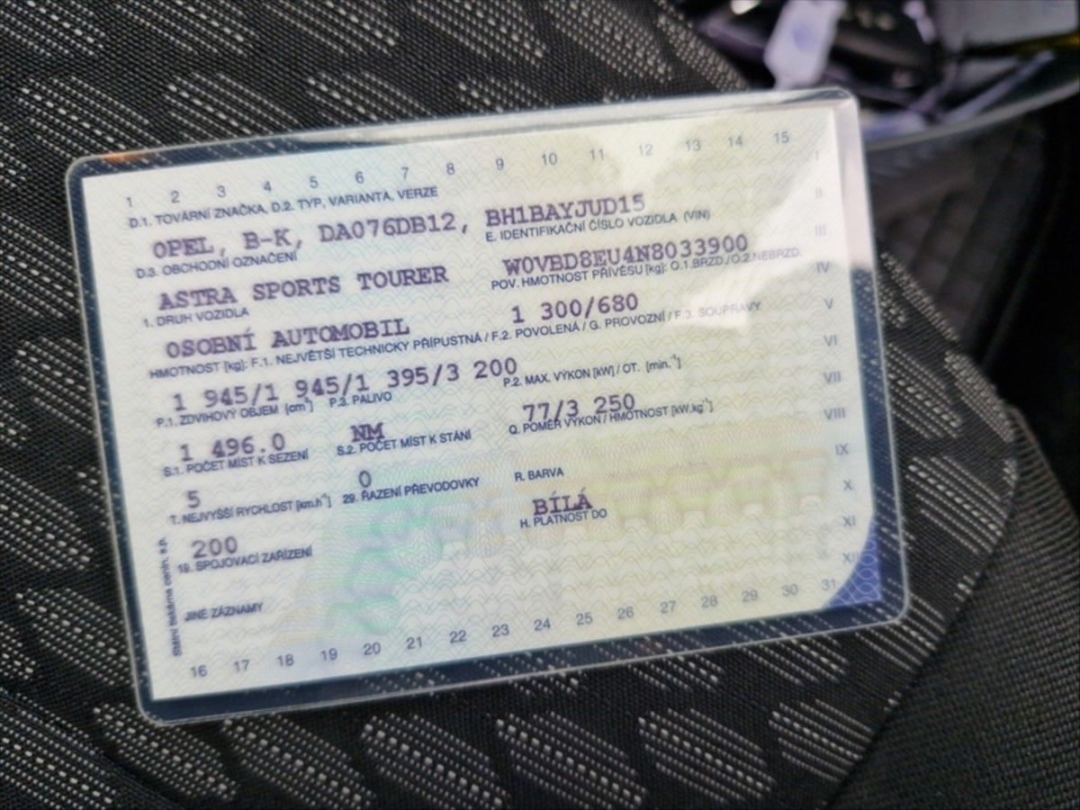Opel Astra, 1,5 CDTi kombi 77KW - fotka 4