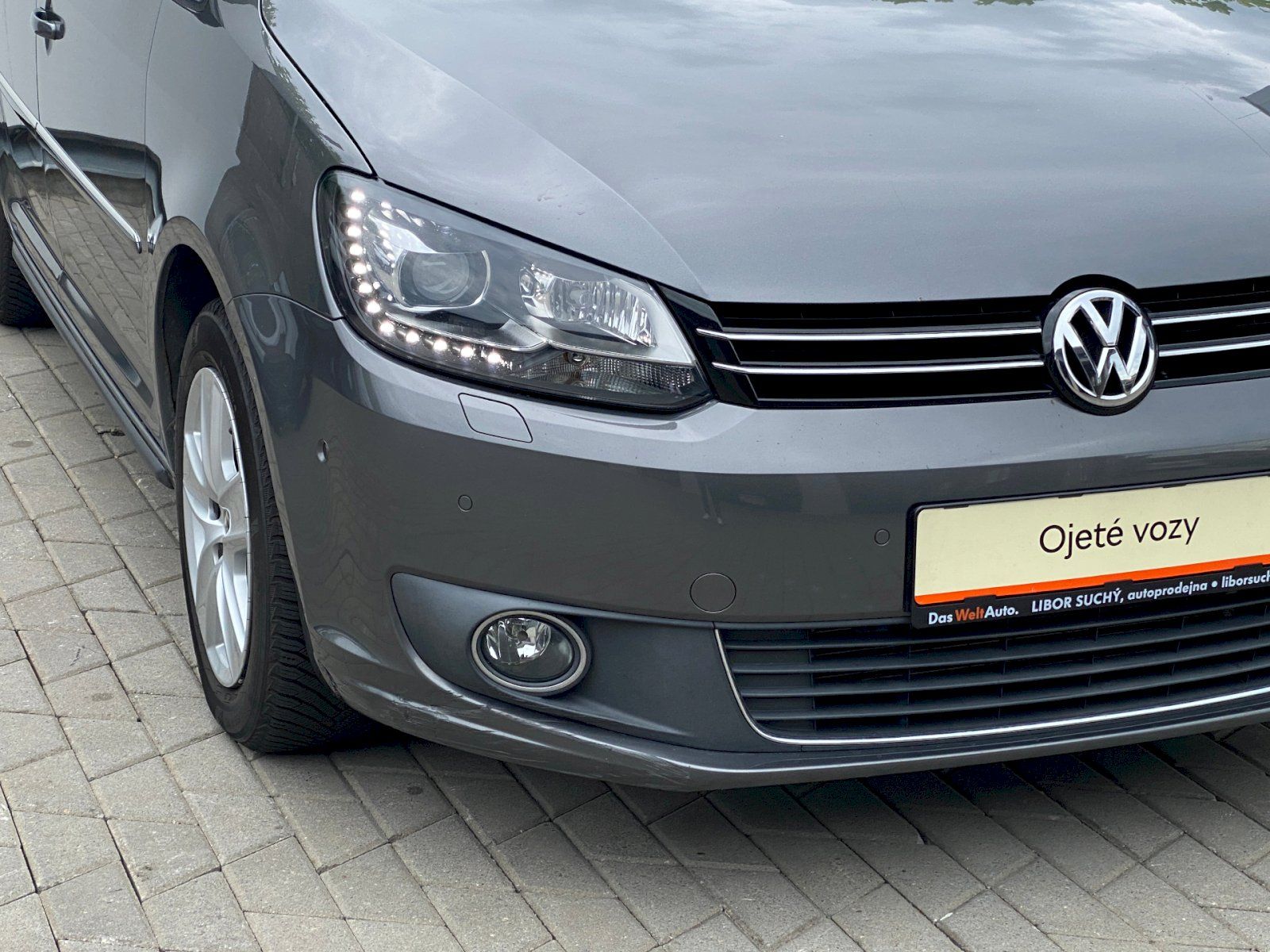 Volkswagen Touran, 1.6 TDI 77 kW Highline - fotka 6