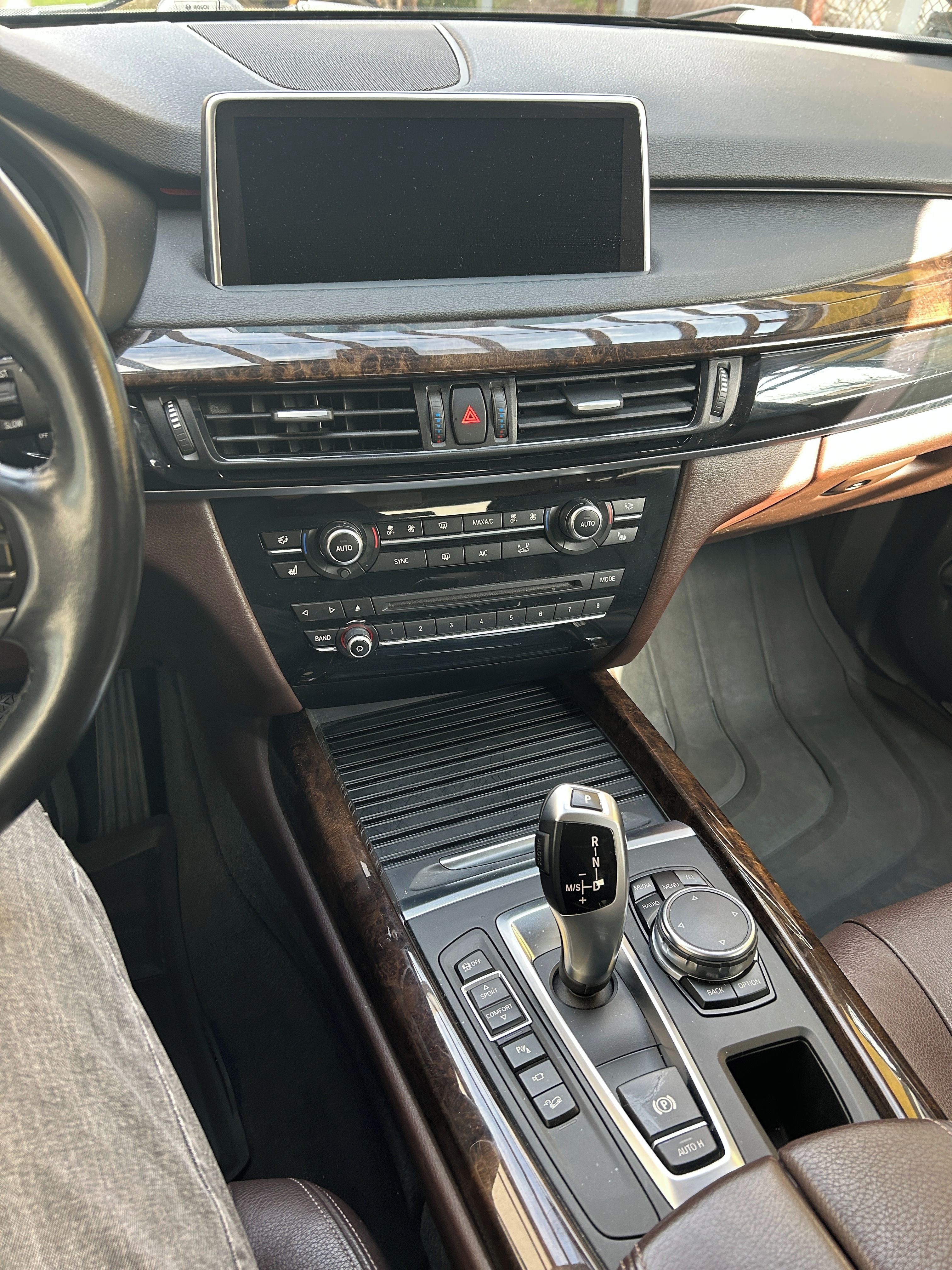 BMW X5, BMW X5 35i F15 xDrive 2015 - fotka 6