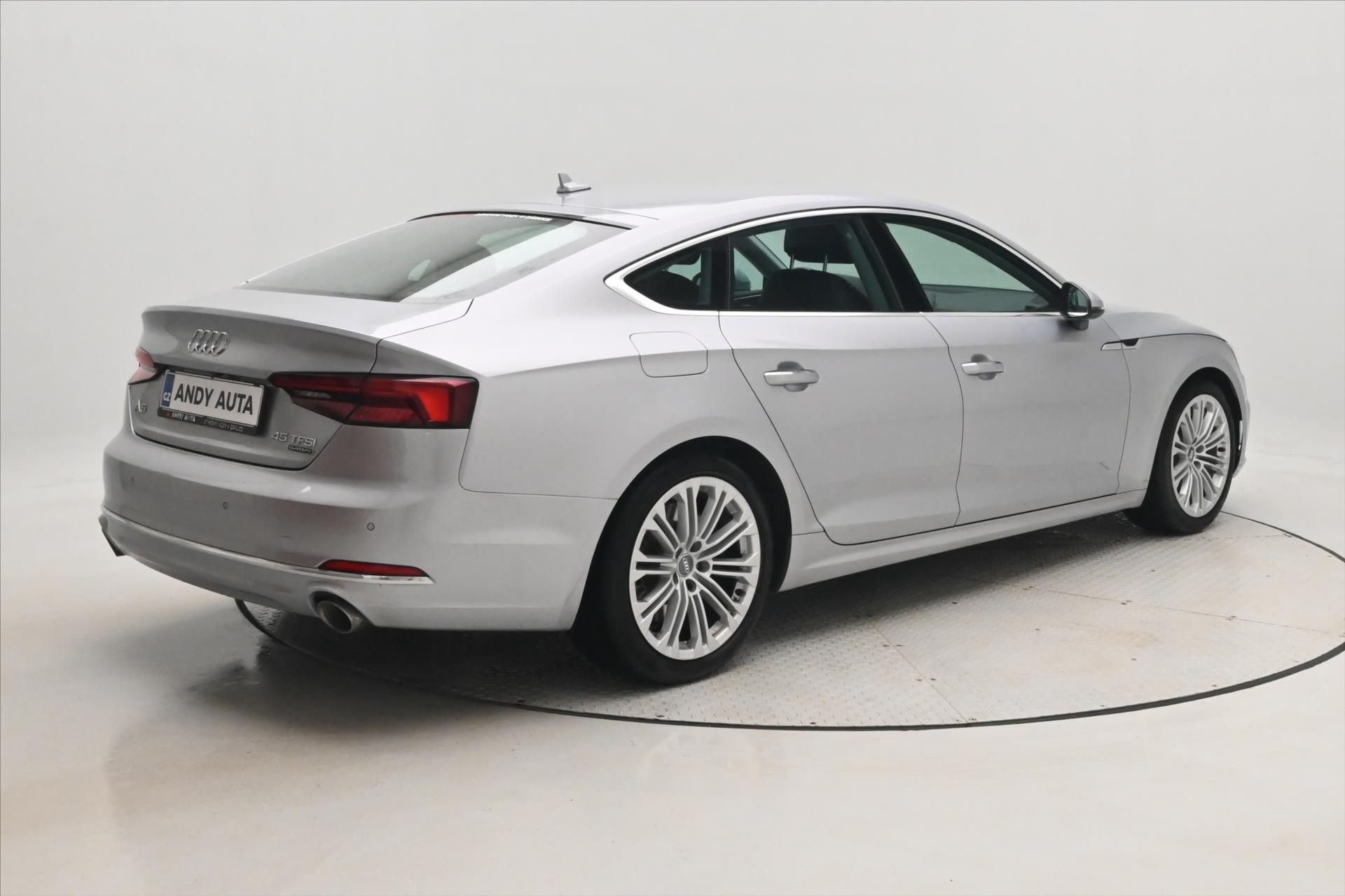 Audi A5, 2,0 45TFSI 180kW 4x4 Sportback - fotka 5