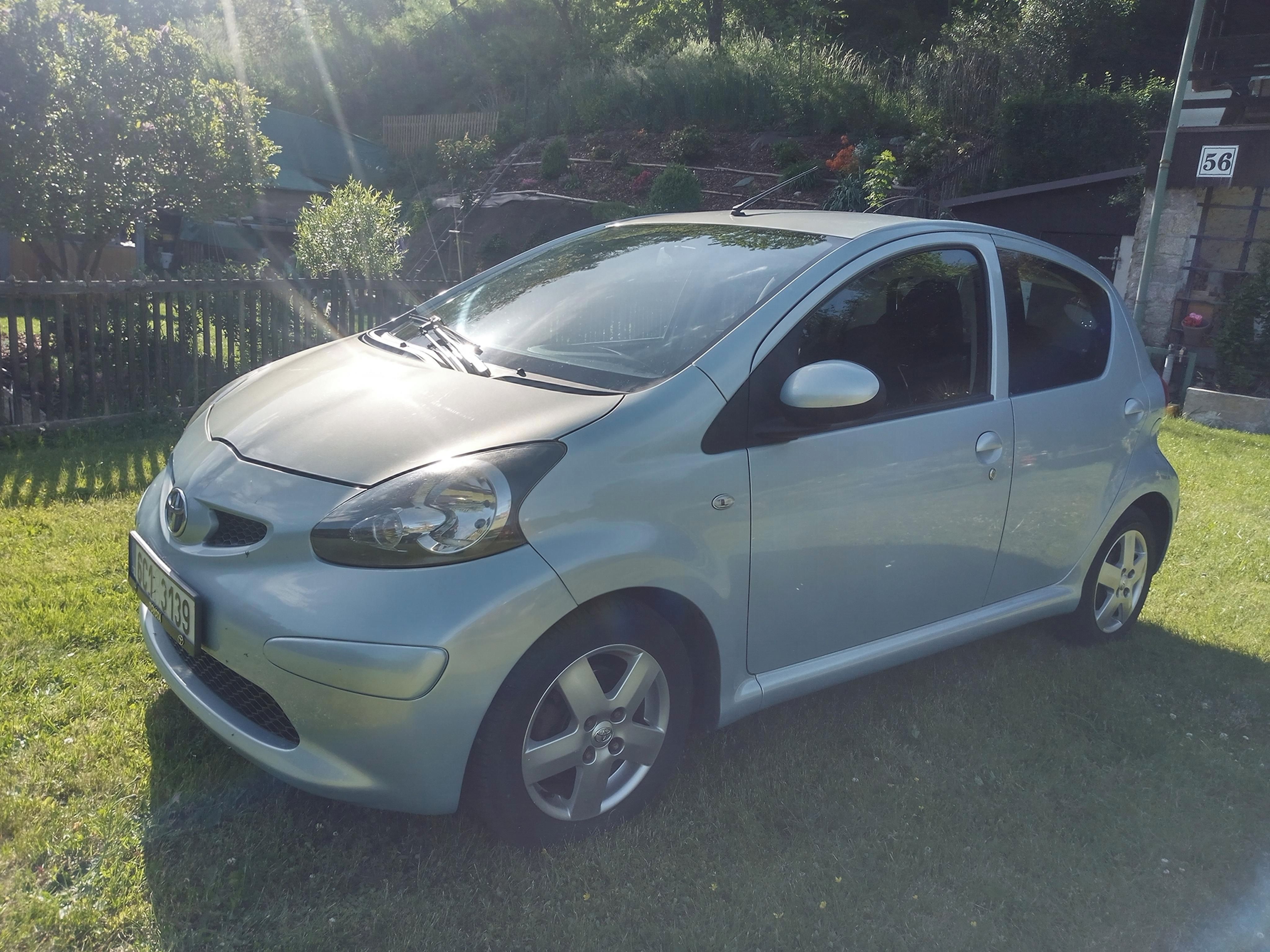 Toyota Aygo, 1,0 - moc pěkný stav