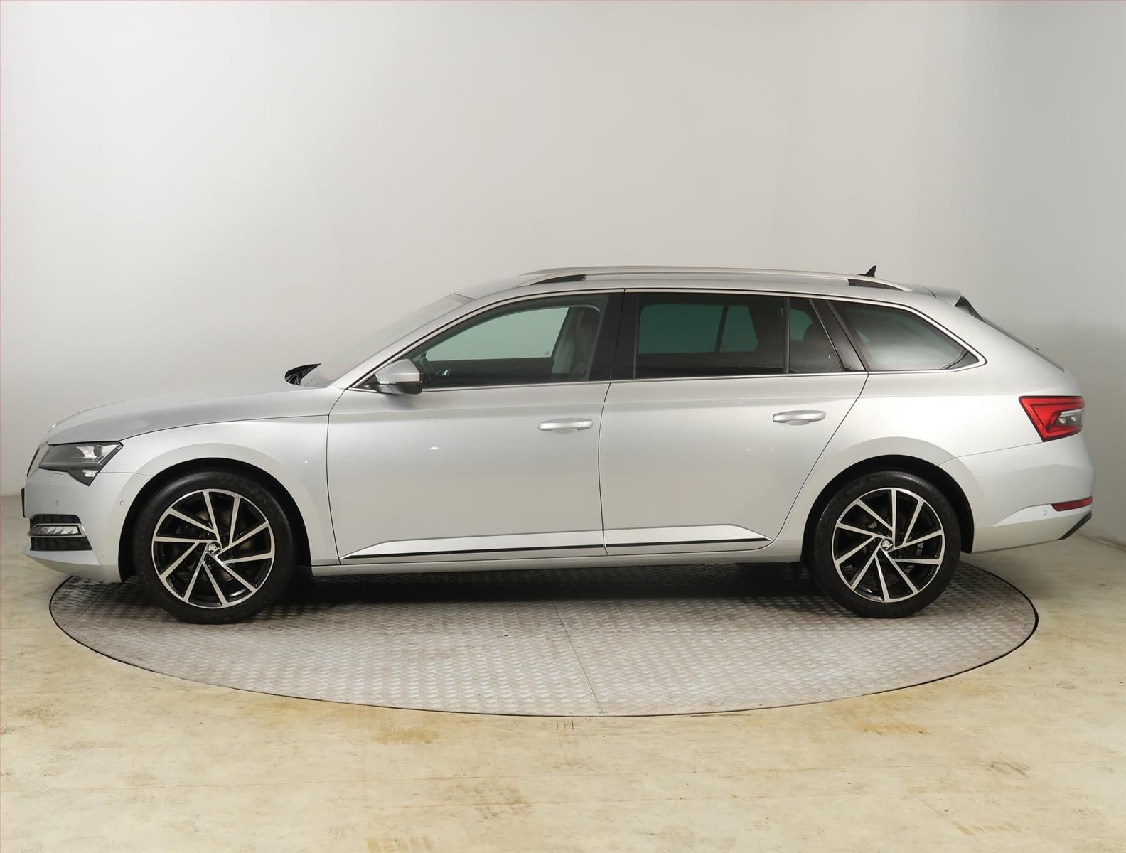Škoda Superb, 2.0 TDI, Automat, Serv.kniha - fotka 3