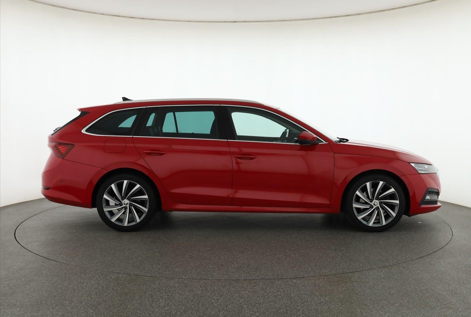 Škoda Octavia, 1.5 TSI, Style Plus - fotka 6