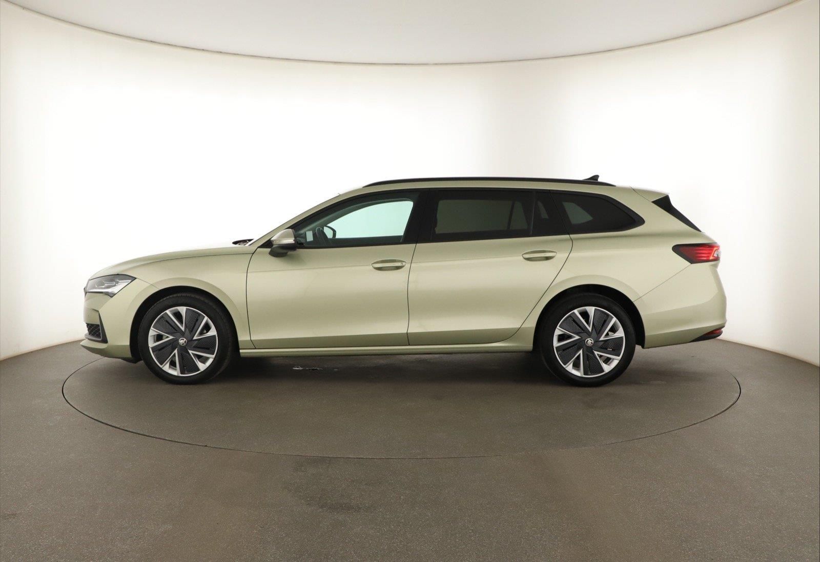 Škoda Superb, 2.0 TDI, Style, Automat - fotka 3