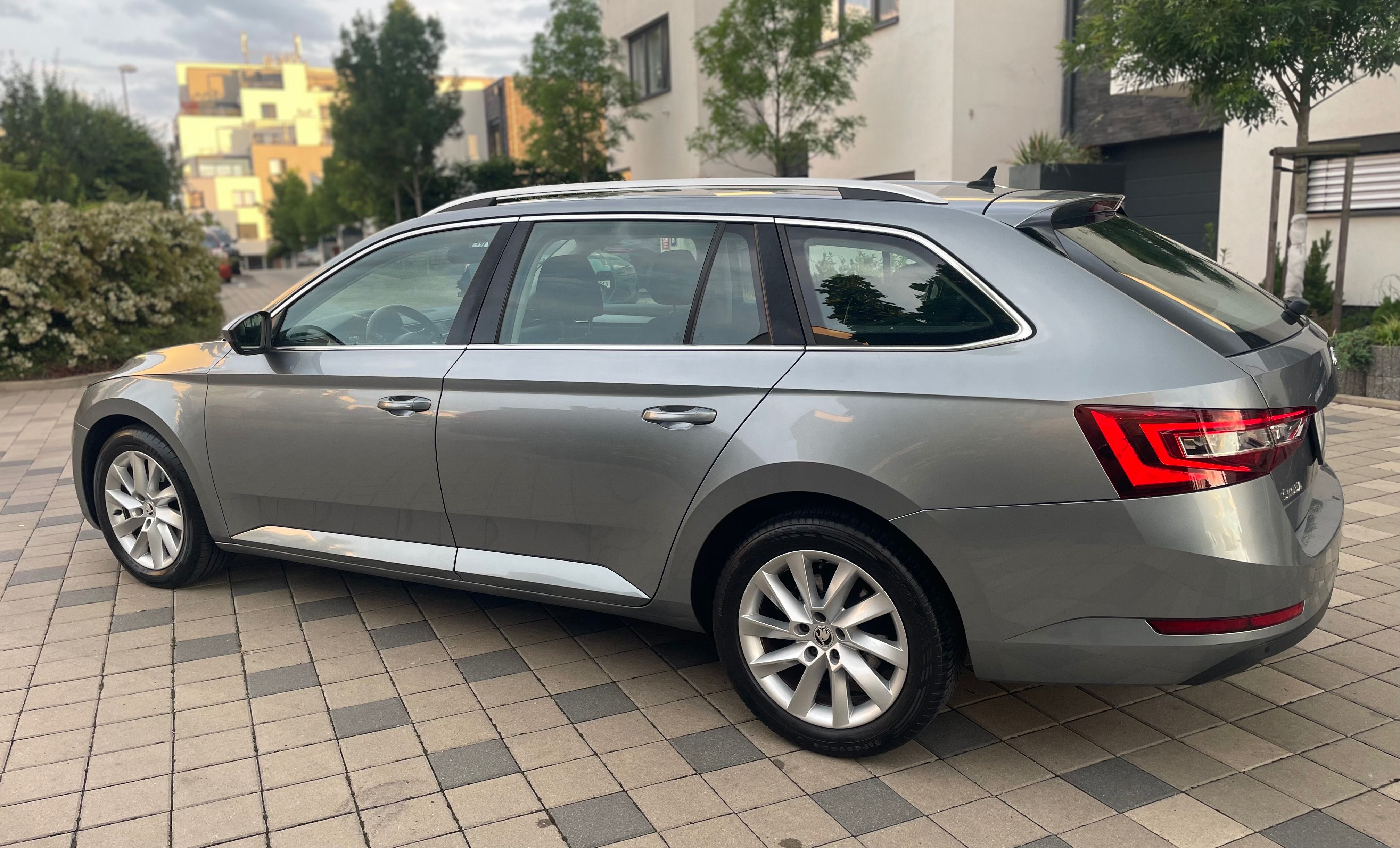 Škoda Superb, 2.0 - fotka 5