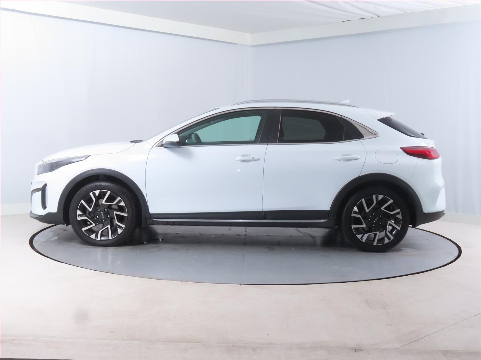 Kia XCee´d, 1.5 T-GDI, TOP, Záruka - fotka 3