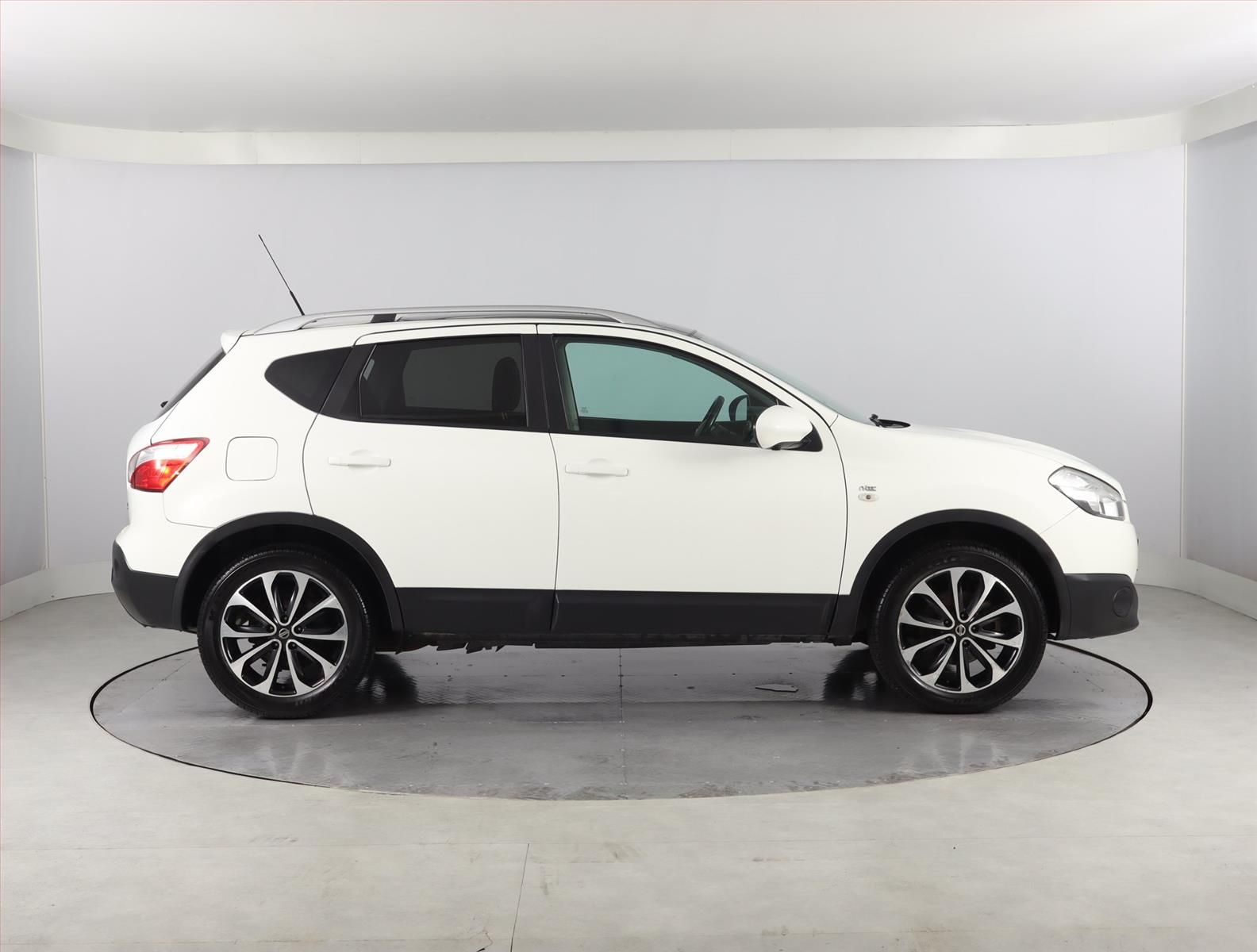 Nissan Qashqai, 1.6 dCi, N-Tec, 4X4 - fotka 6