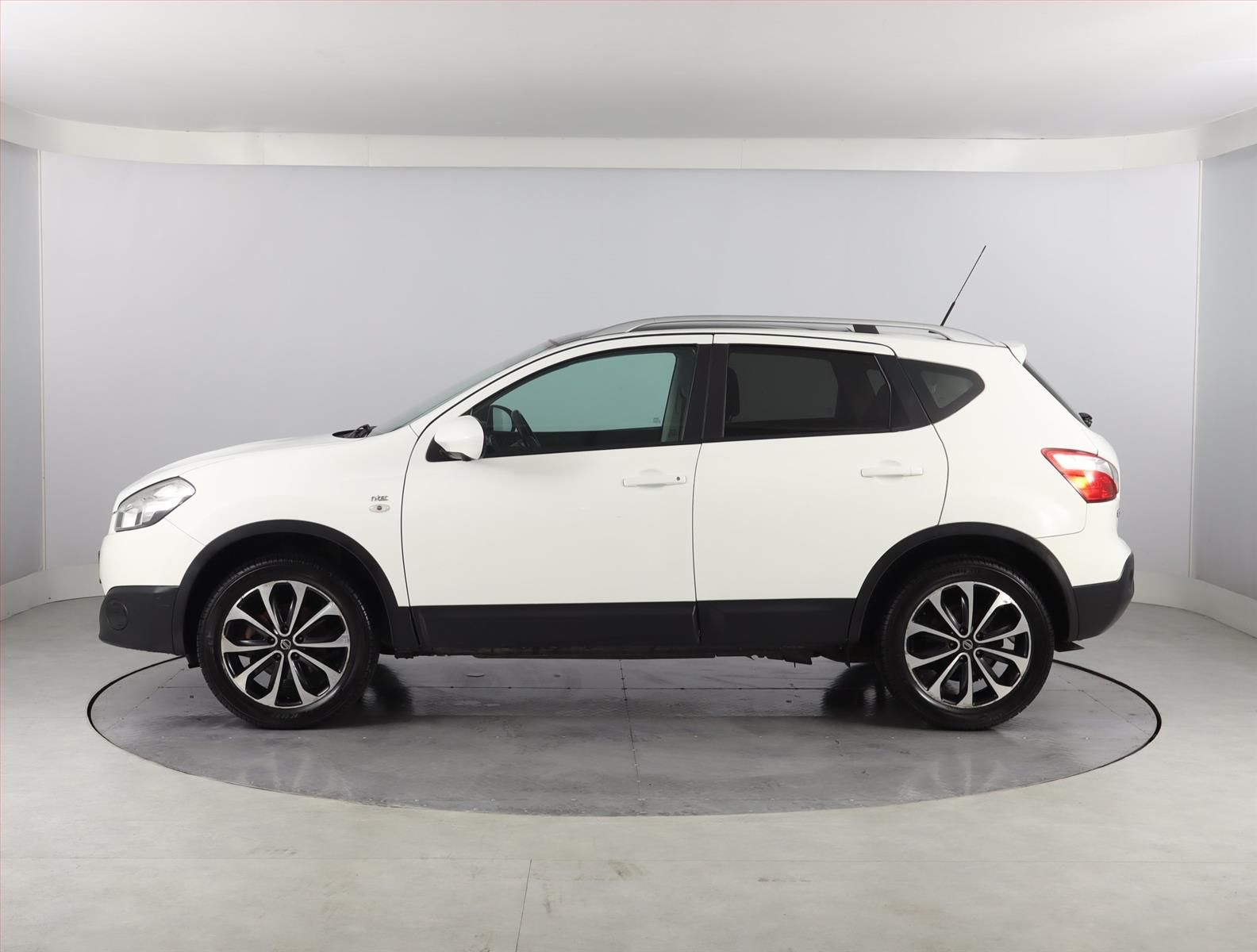 Nissan Qashqai, 1.6 dCi, N-Tec, 4X4 - fotka 3