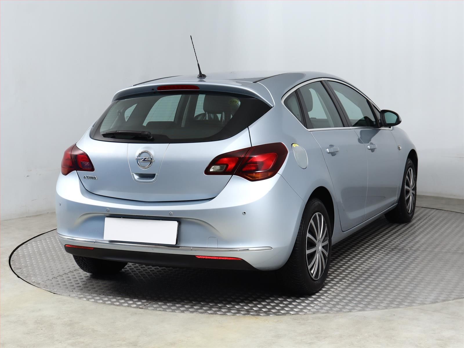 Opel Astra, 1.4 T, LPG, Kožené sedačky - fotka 5