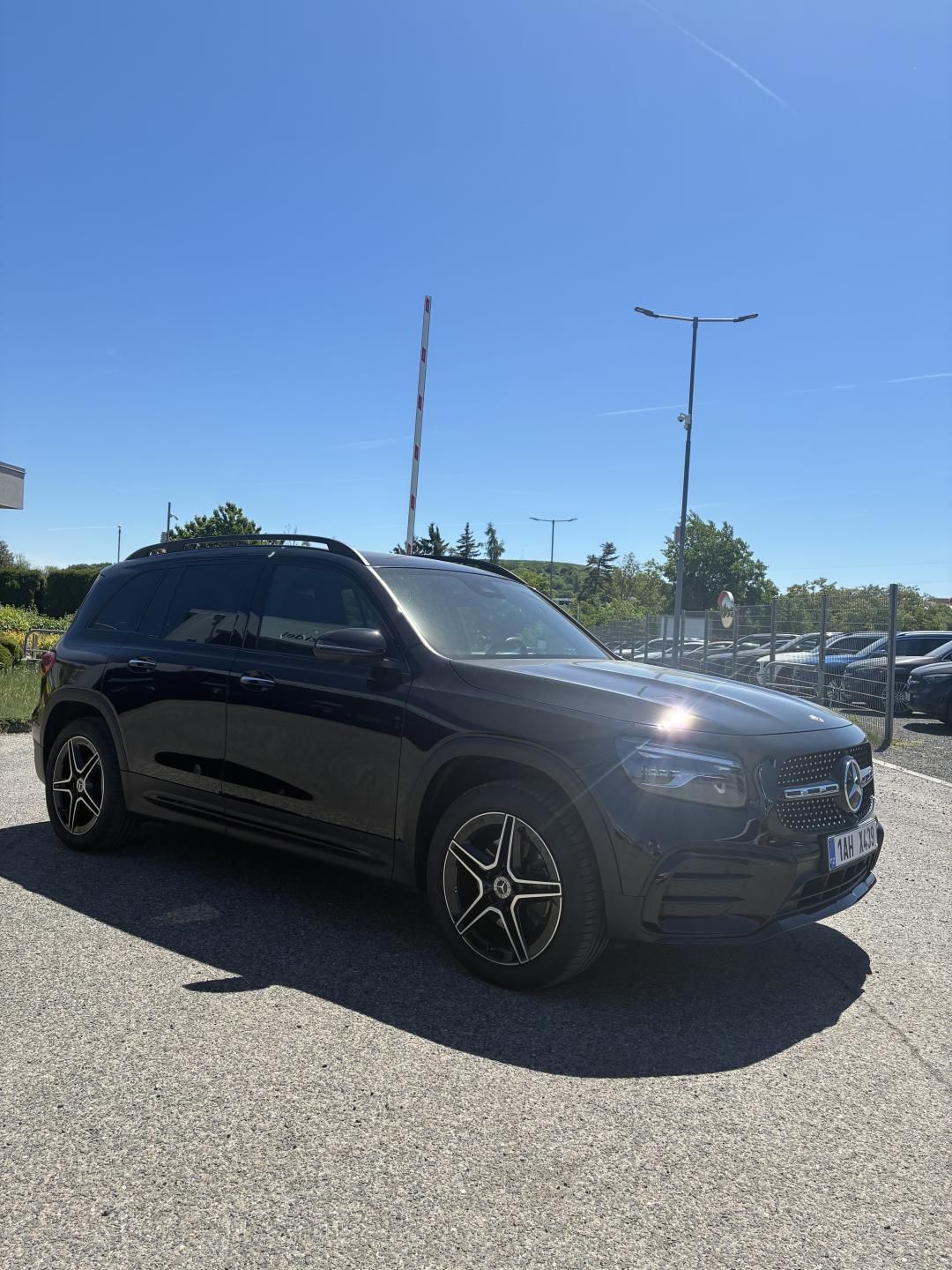 Mercedes-Benz GLB, 200d 4MATIC - fotka 2