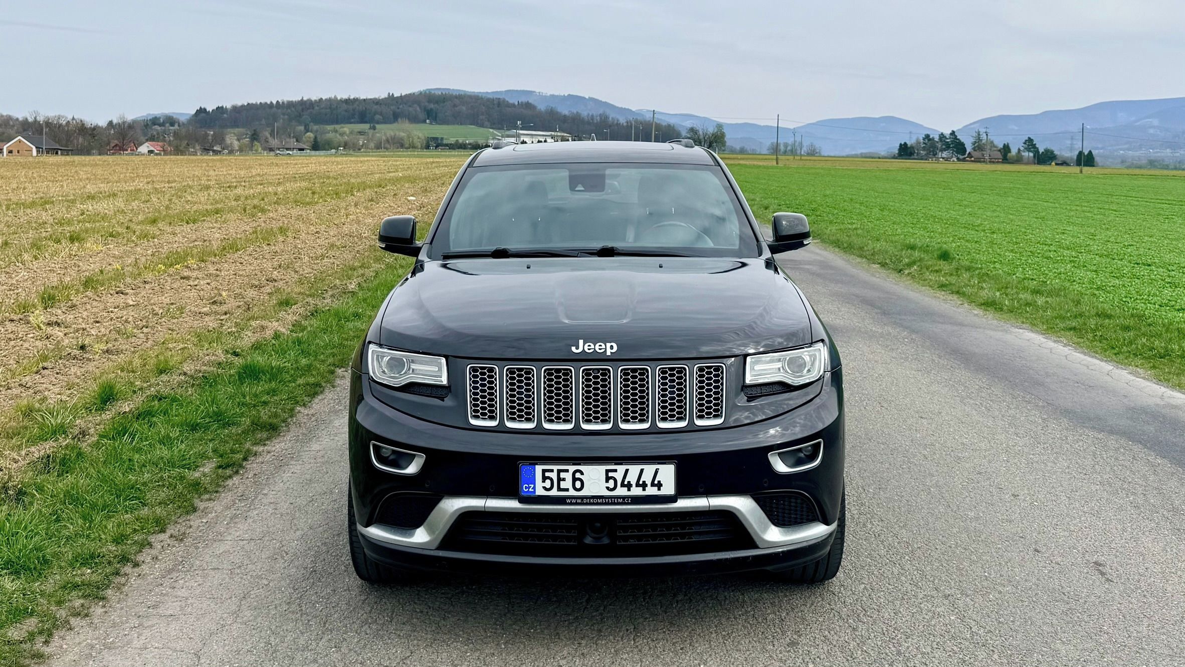 Jeep Grand Cherokee, / V6 / 4x4 / 1.maj ČR / SUMMIT - fotka 3