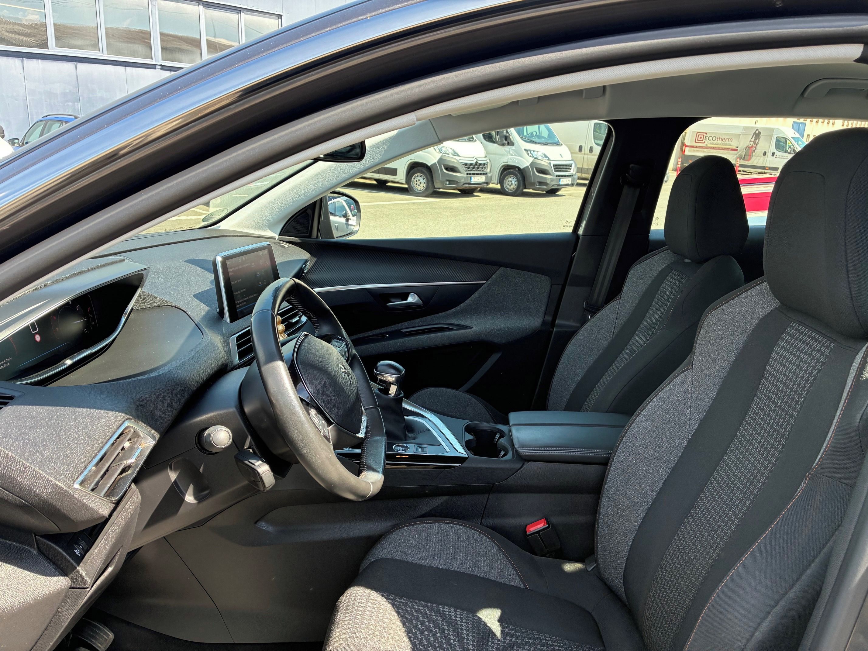 Peugeot 3008, Active Pack 1,2 PureTech 130k - fotka 5