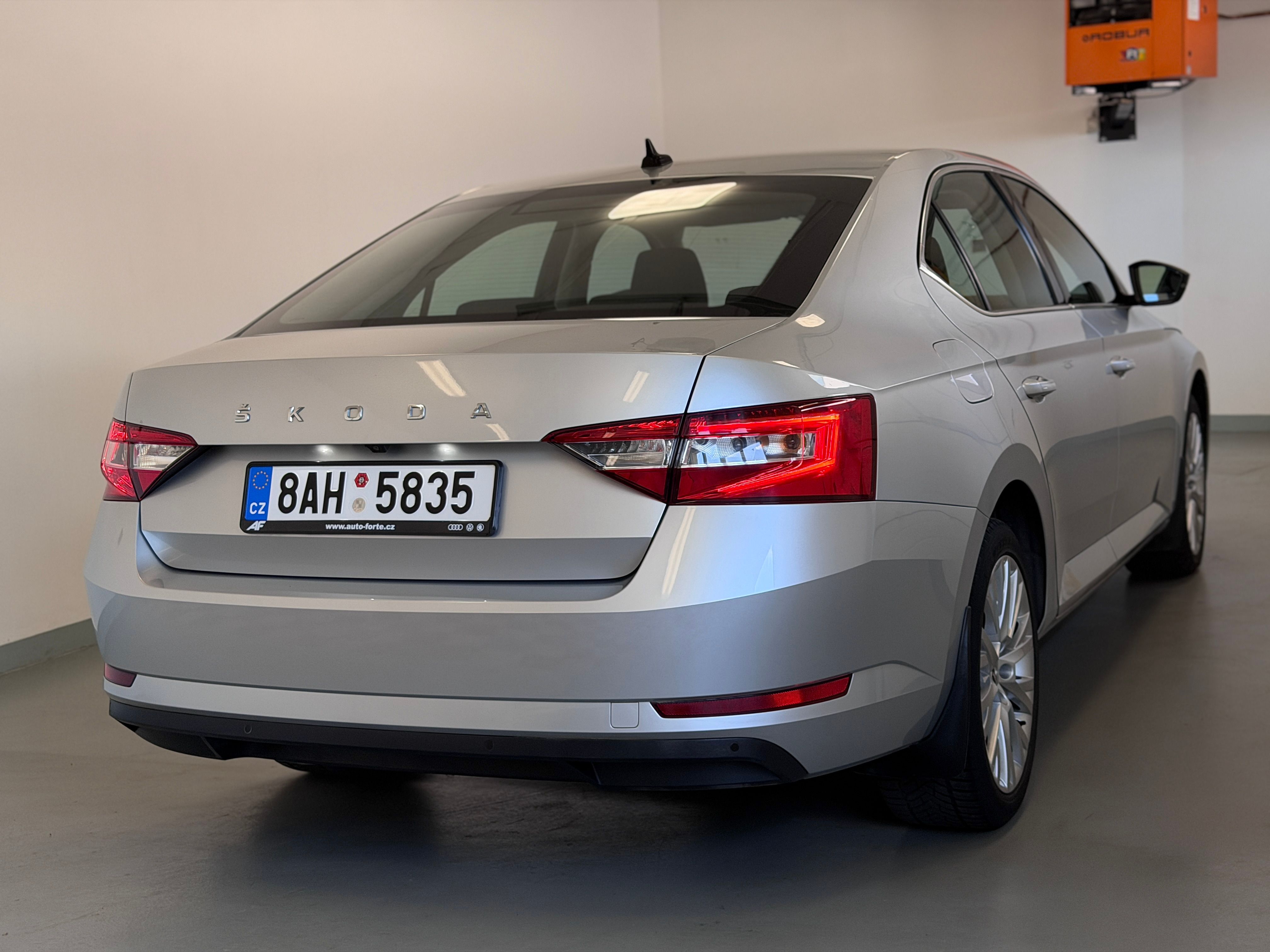 Škoda Superb, STYLE 2,0 TDI 110kW Tažné - fotka 5
