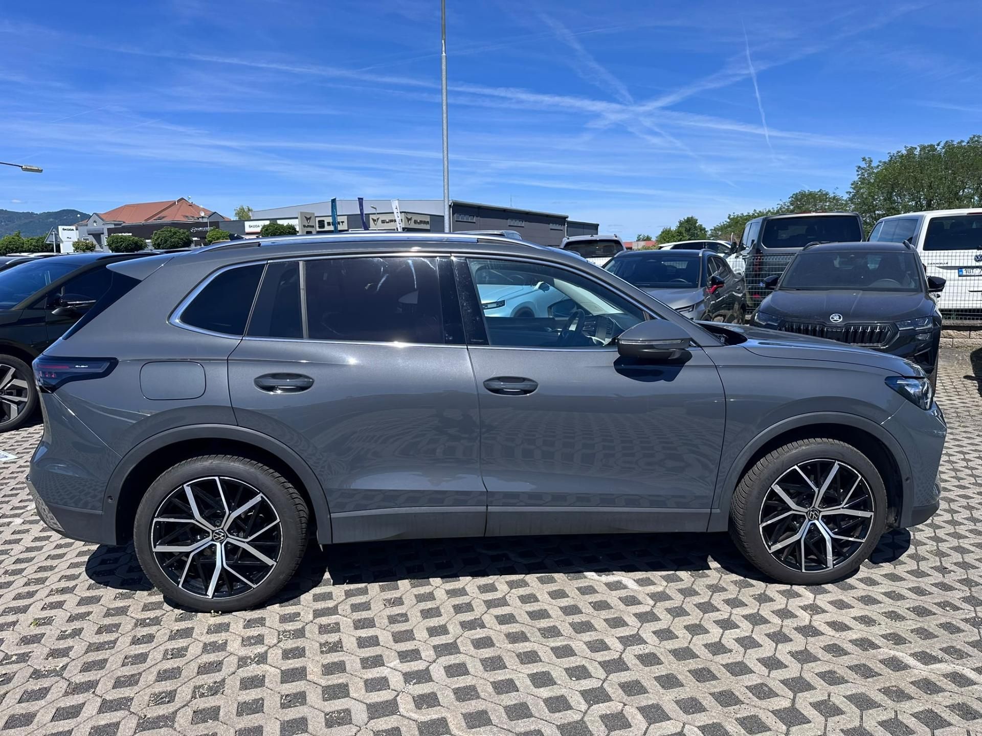 Volkswagen Tiguan, 2.0 TDI 4MOTION DSG Elegance - fotka 3