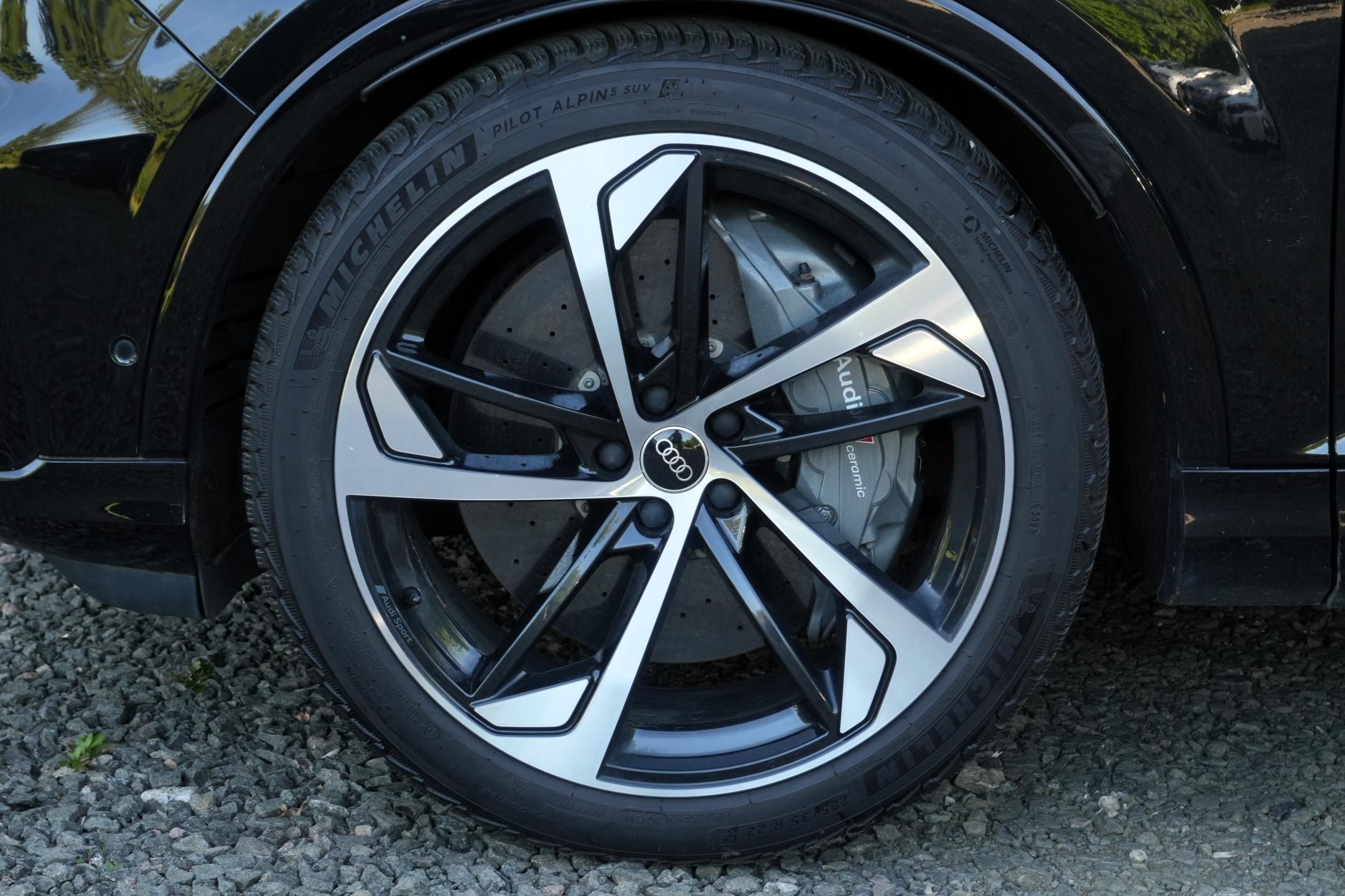 Audi SQ7, 4.0 TFSI, Ceramic, 7 míst, B&O - fotka 4