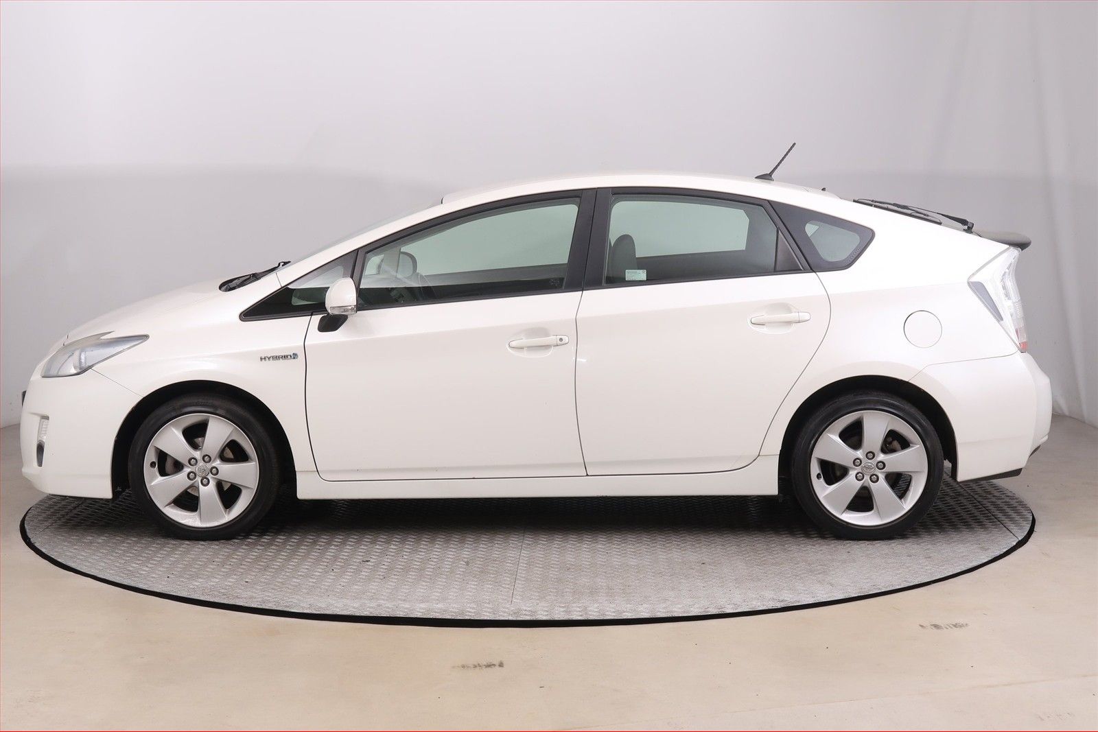 Toyota Prius, 1.8 VVT-i HSD, Automat - fotka 3
