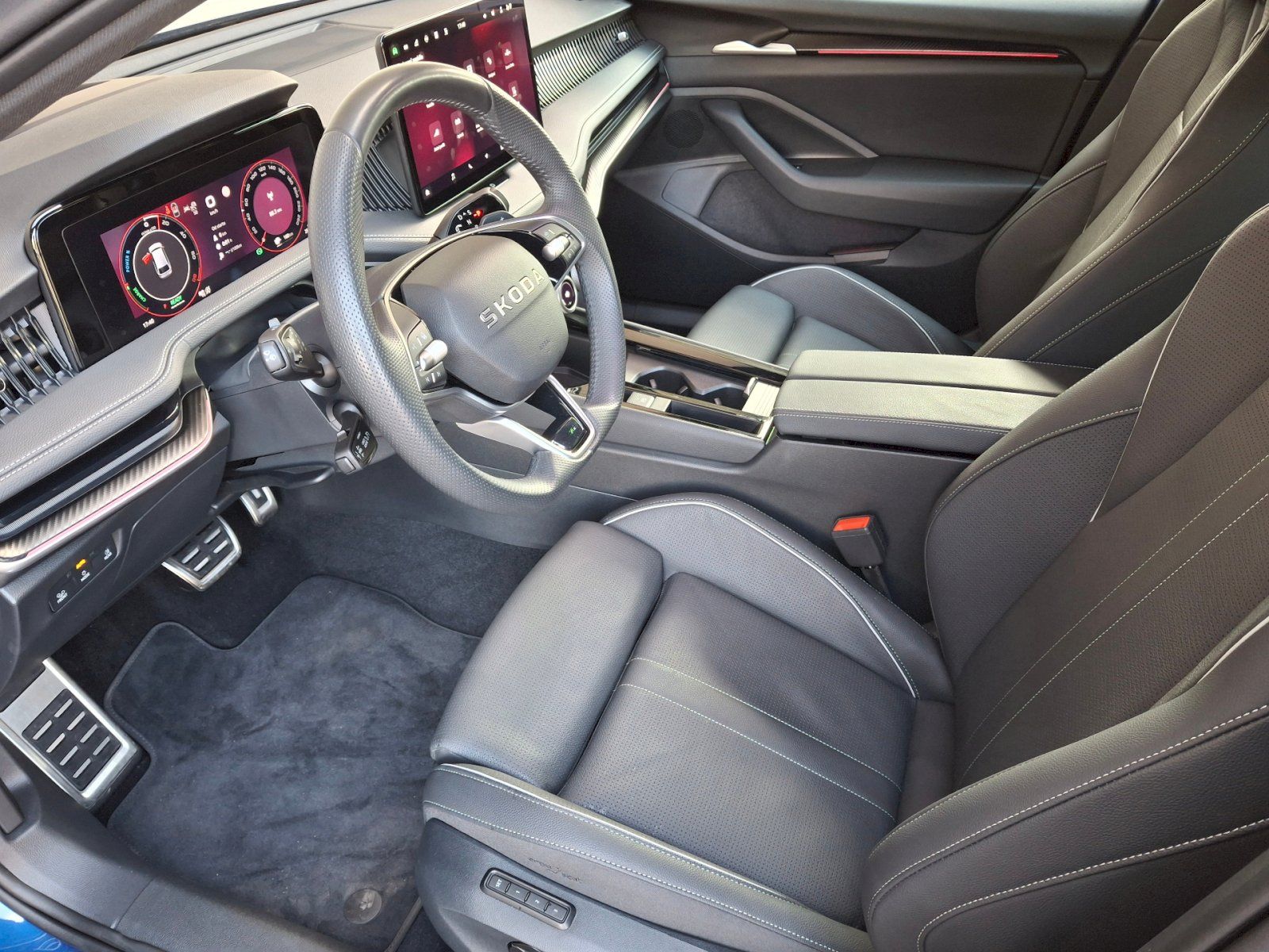 Škoda Superb, Combi iV SportLine DSG 1,5TSi - fotka 6